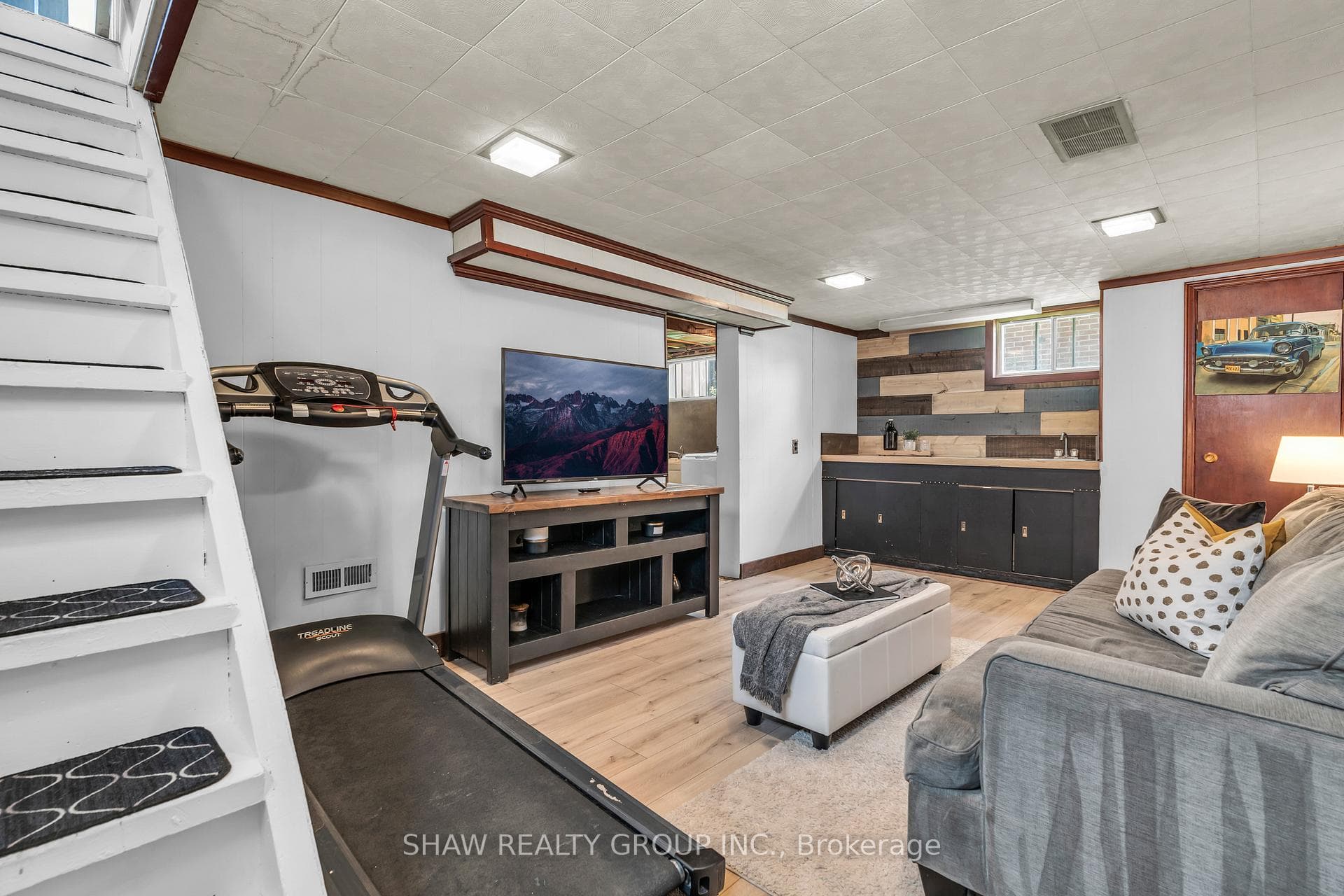 80 Ellis Avenue photo 21