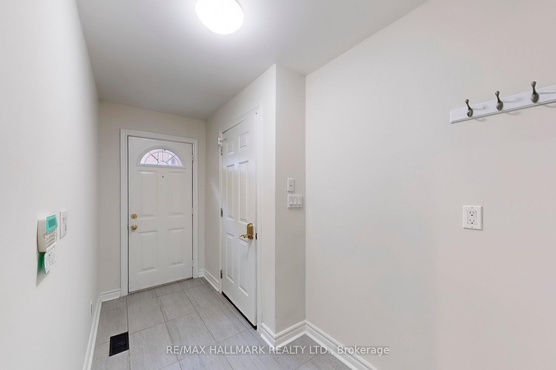 2 Butterfield Drive photo 17
