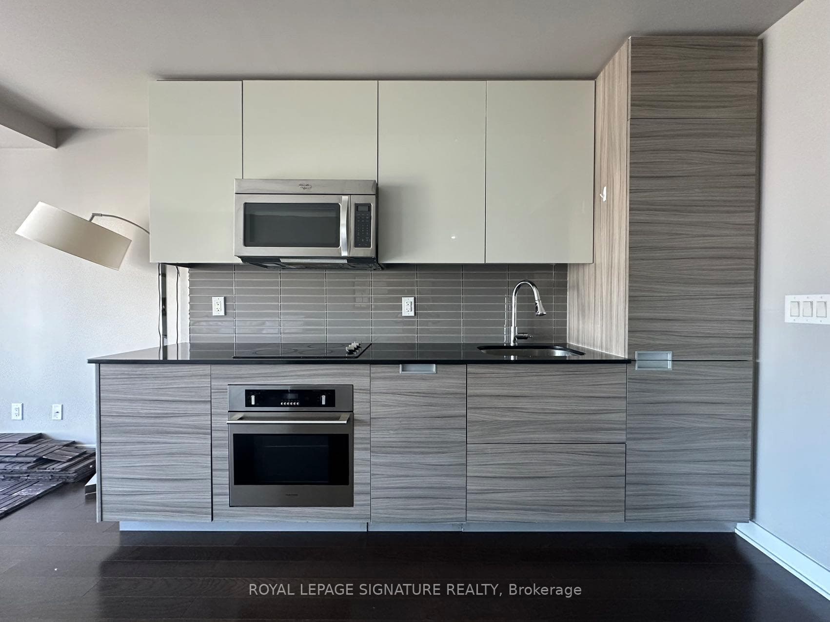 210 Simcoe Street Unit 2006 photo 4