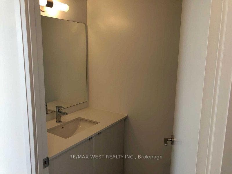 1461 Lawrence Avenue Unit 1909 photo 12