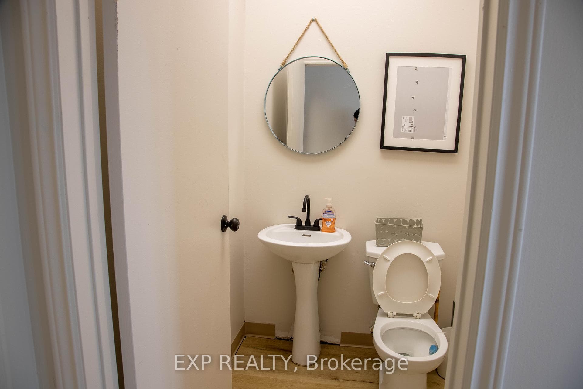 308 St. George Street photo 29
