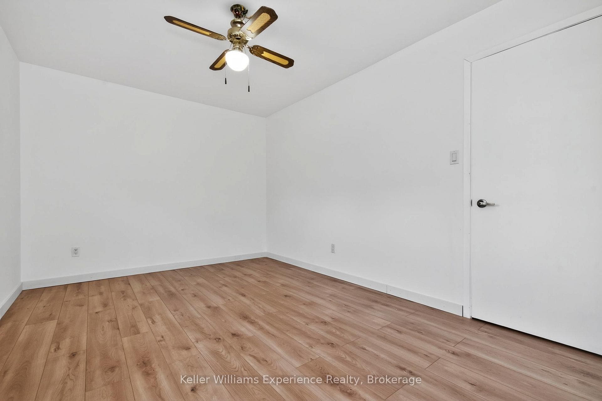 42 Easton Avenue photo 22