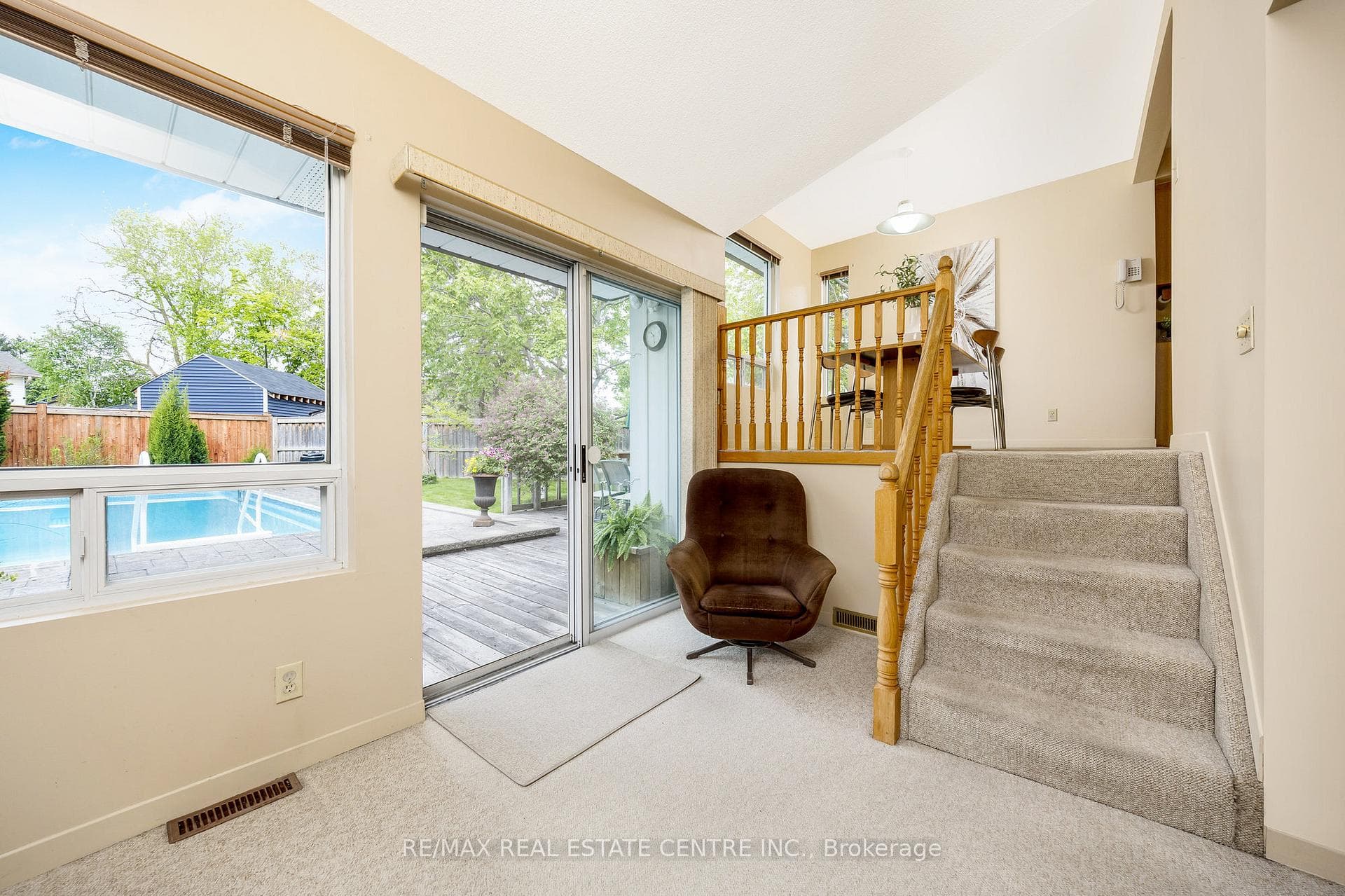 883 Maple Avenue photo 9