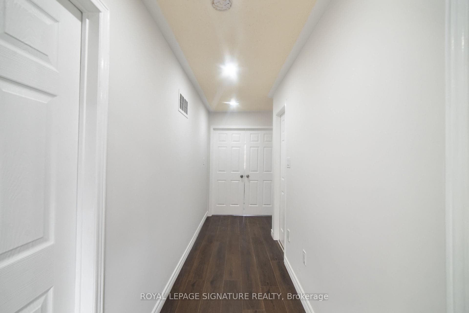 36 Eastport Drive photo 17