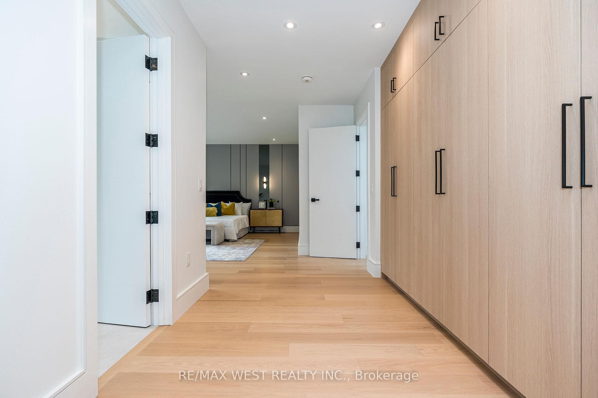 109 Hounslow Avenue photo 24