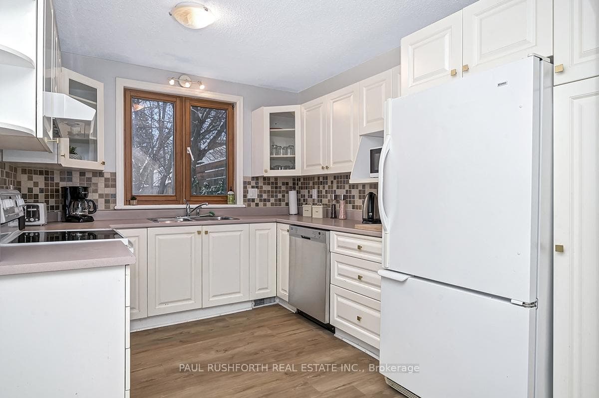 37 Myrand Avenue photo 8