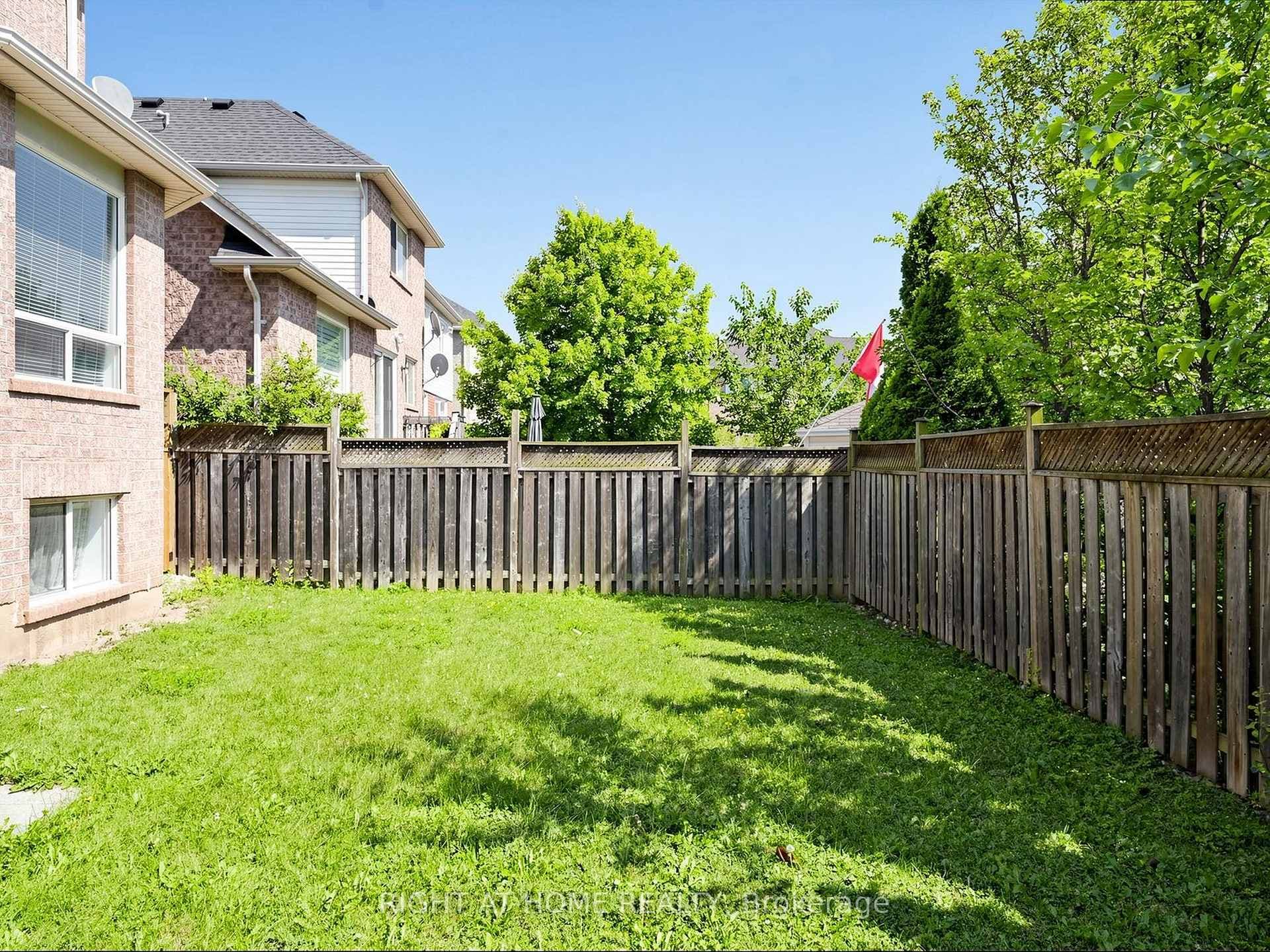 3114 Scotscraig Crescent photo 47