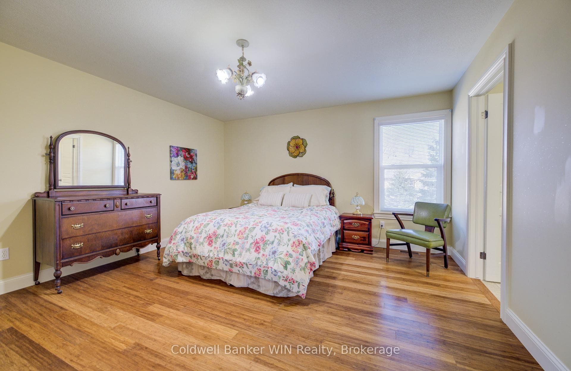 34 Regency Drive photo 18
