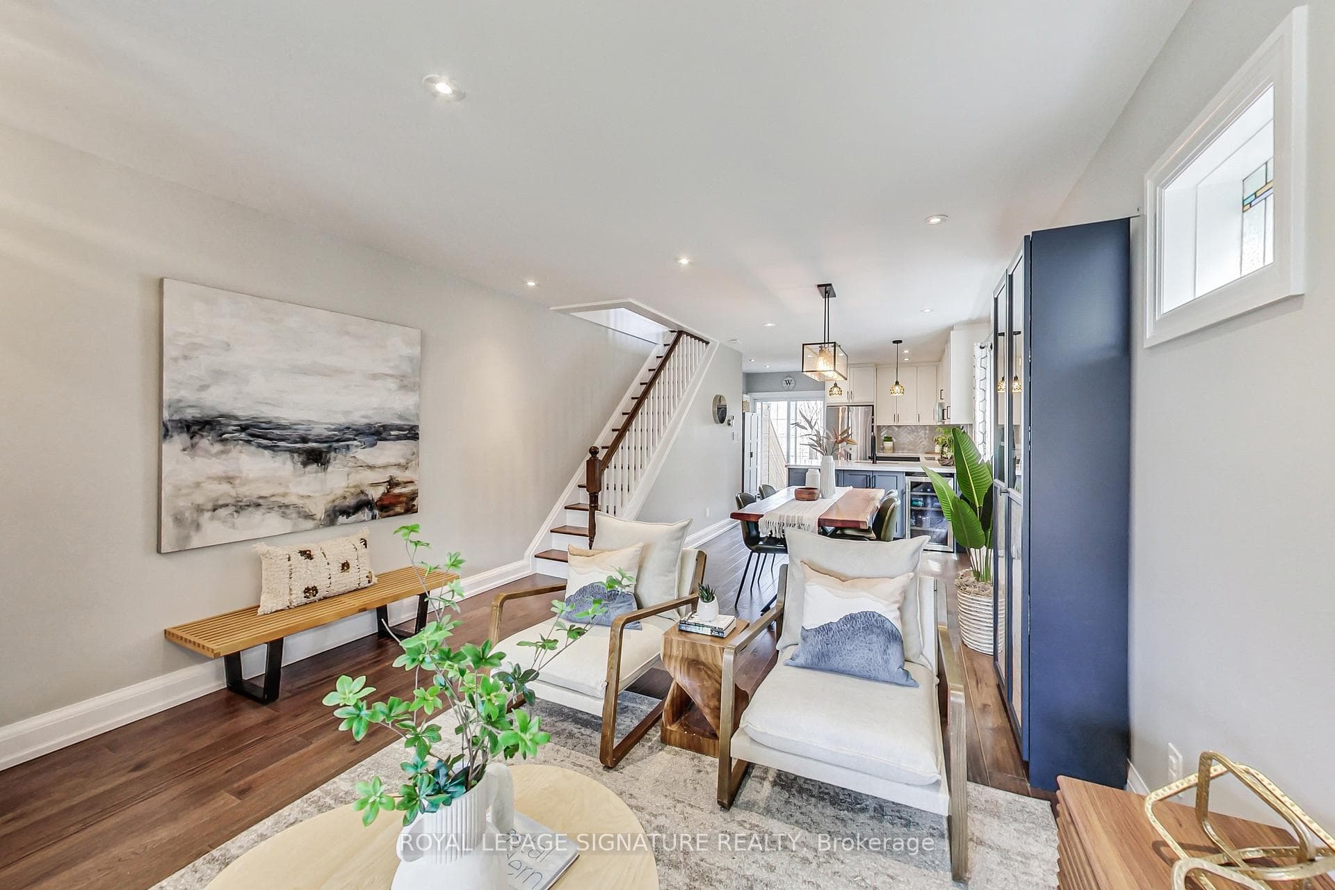 323 Victoria Park Avenue photo 3