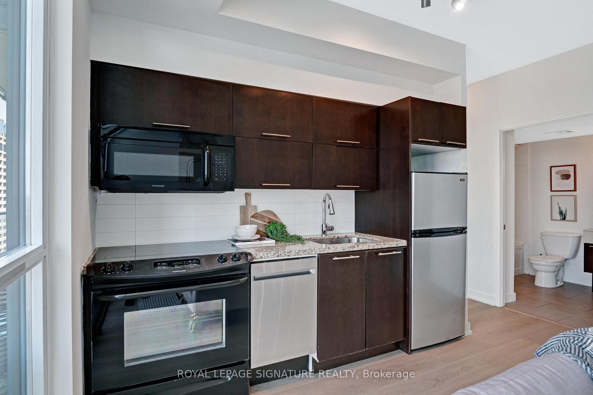 126 Simcoe Street Unit 2507 photo 9