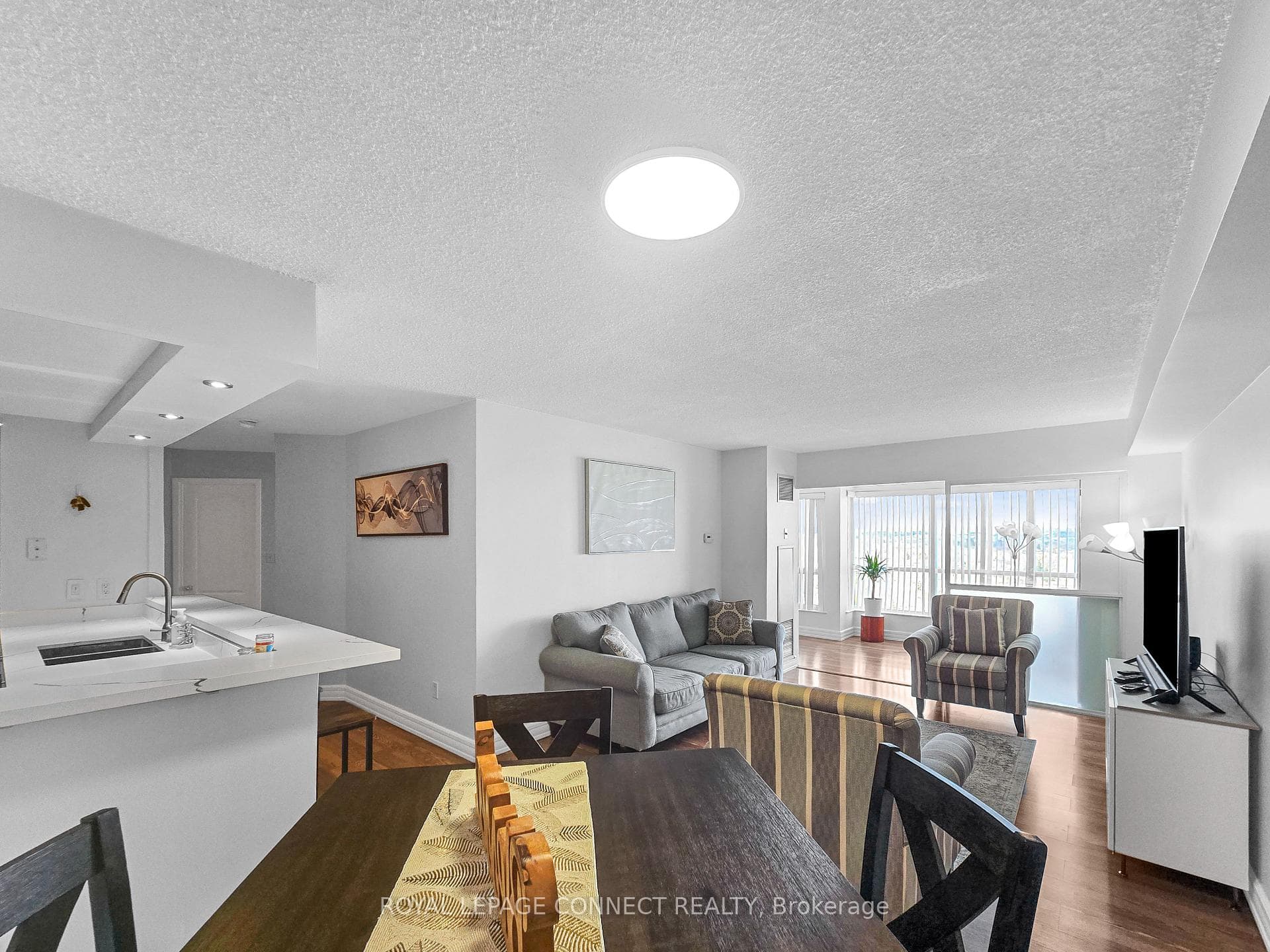 712 Rossland Road Unit 1111 photo 3