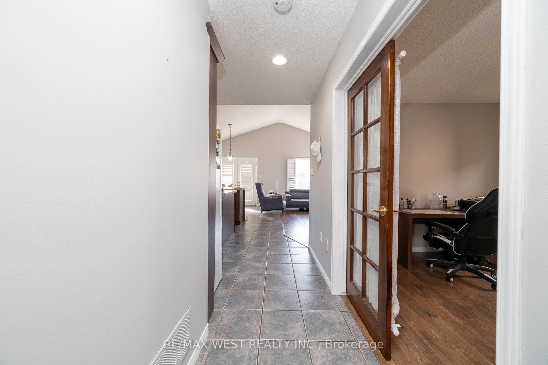 1286 Burkholder Drive photo 13