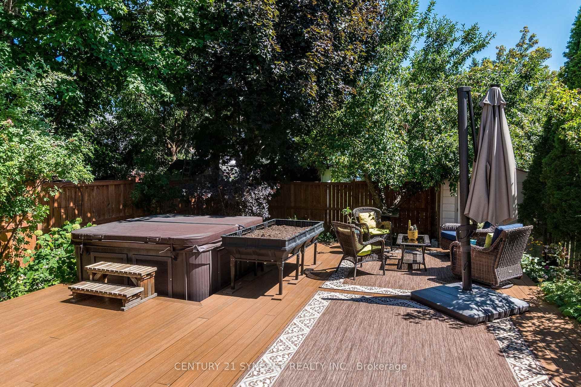 249 Markland Crescent photo 35