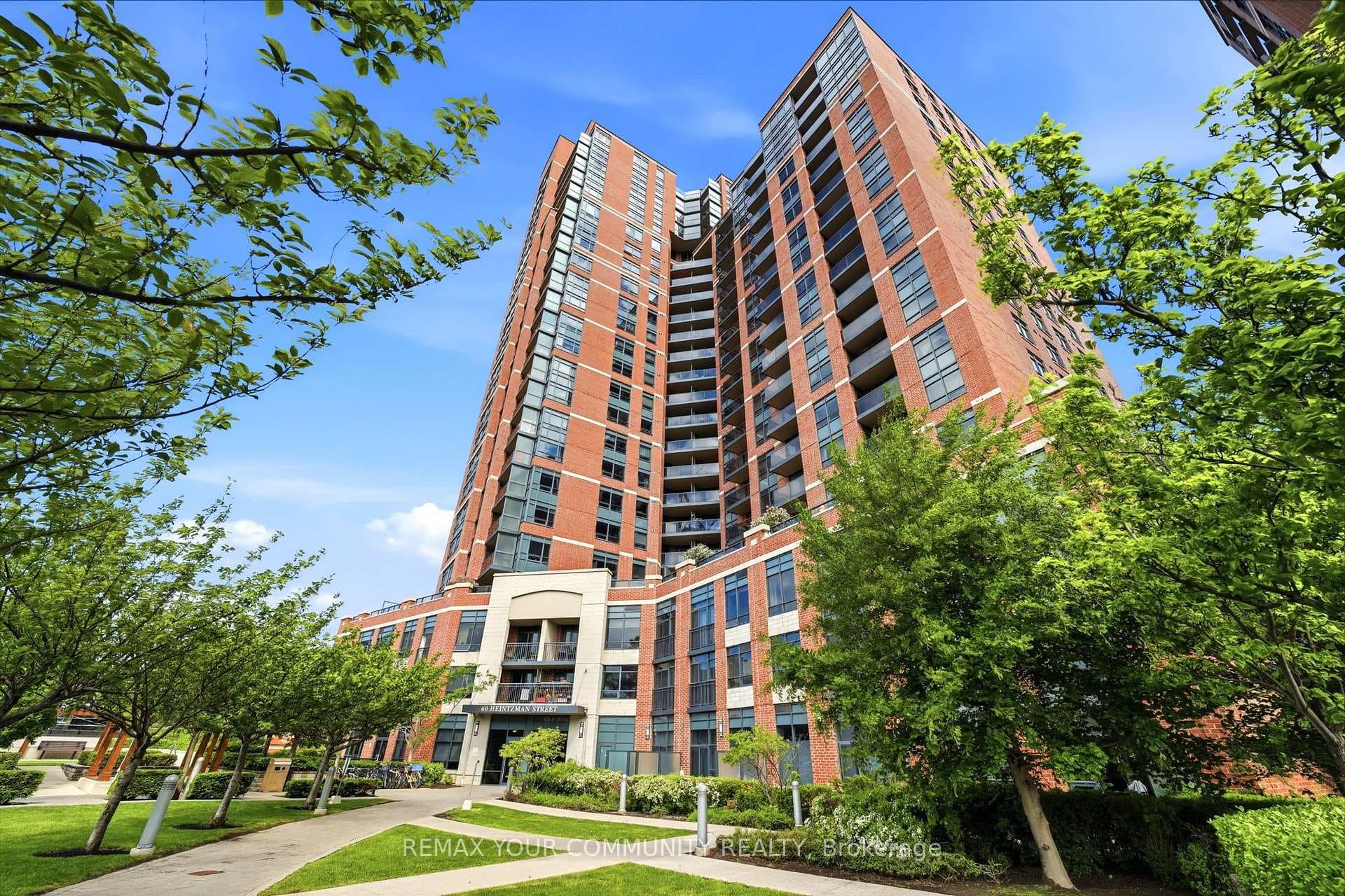 60 Heintzman Street Unit 2102 photo 20