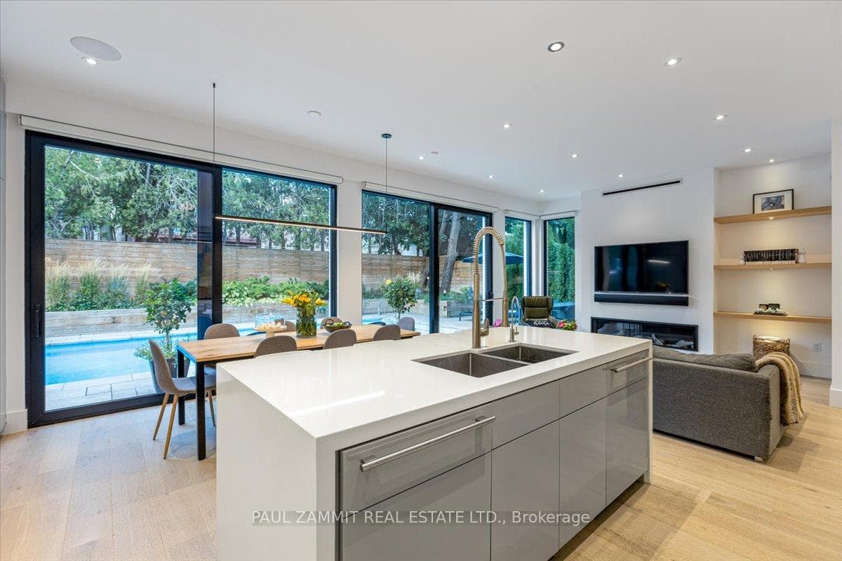 14 Rothsay Road photo 10