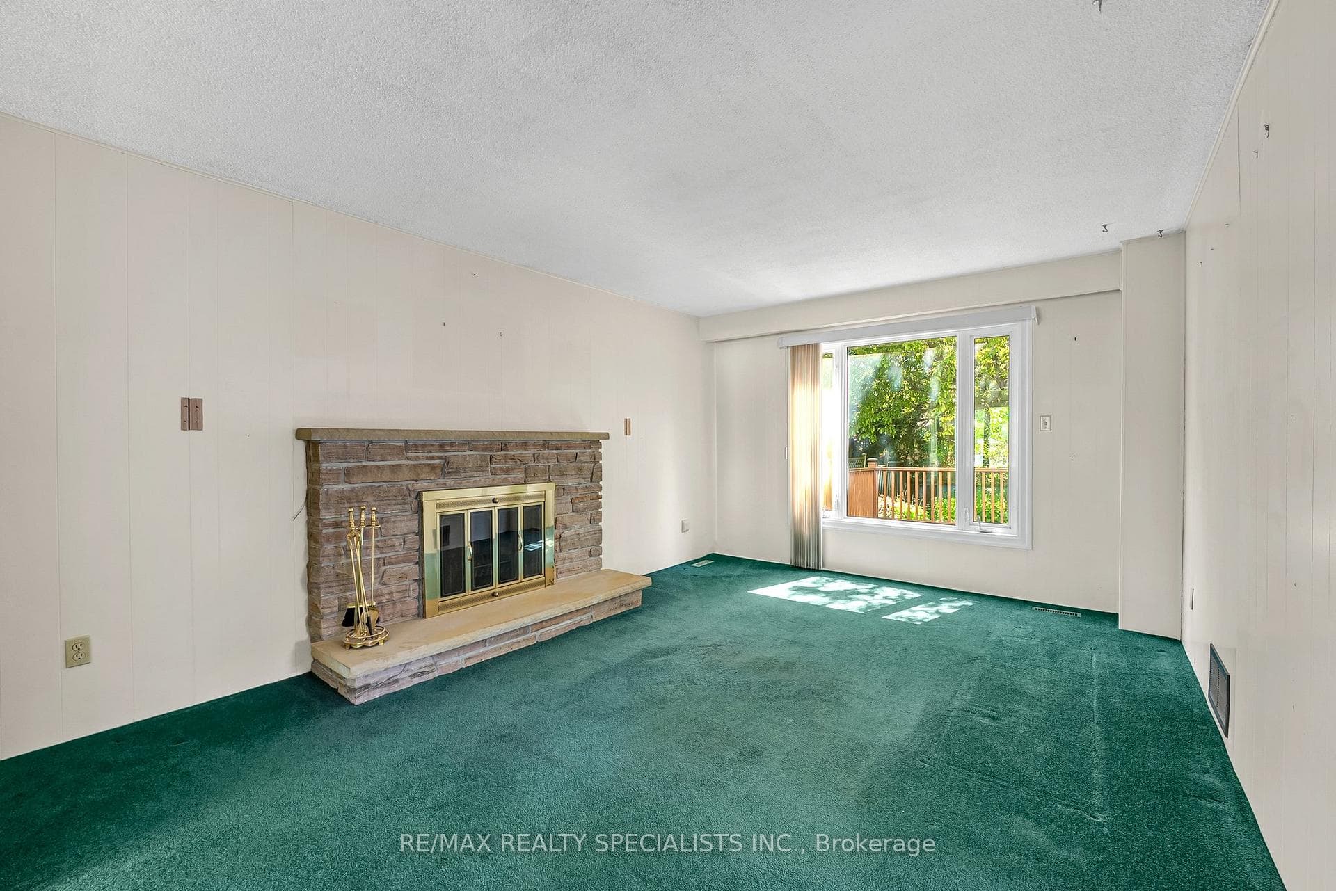 2488 Waterford Street photo 12