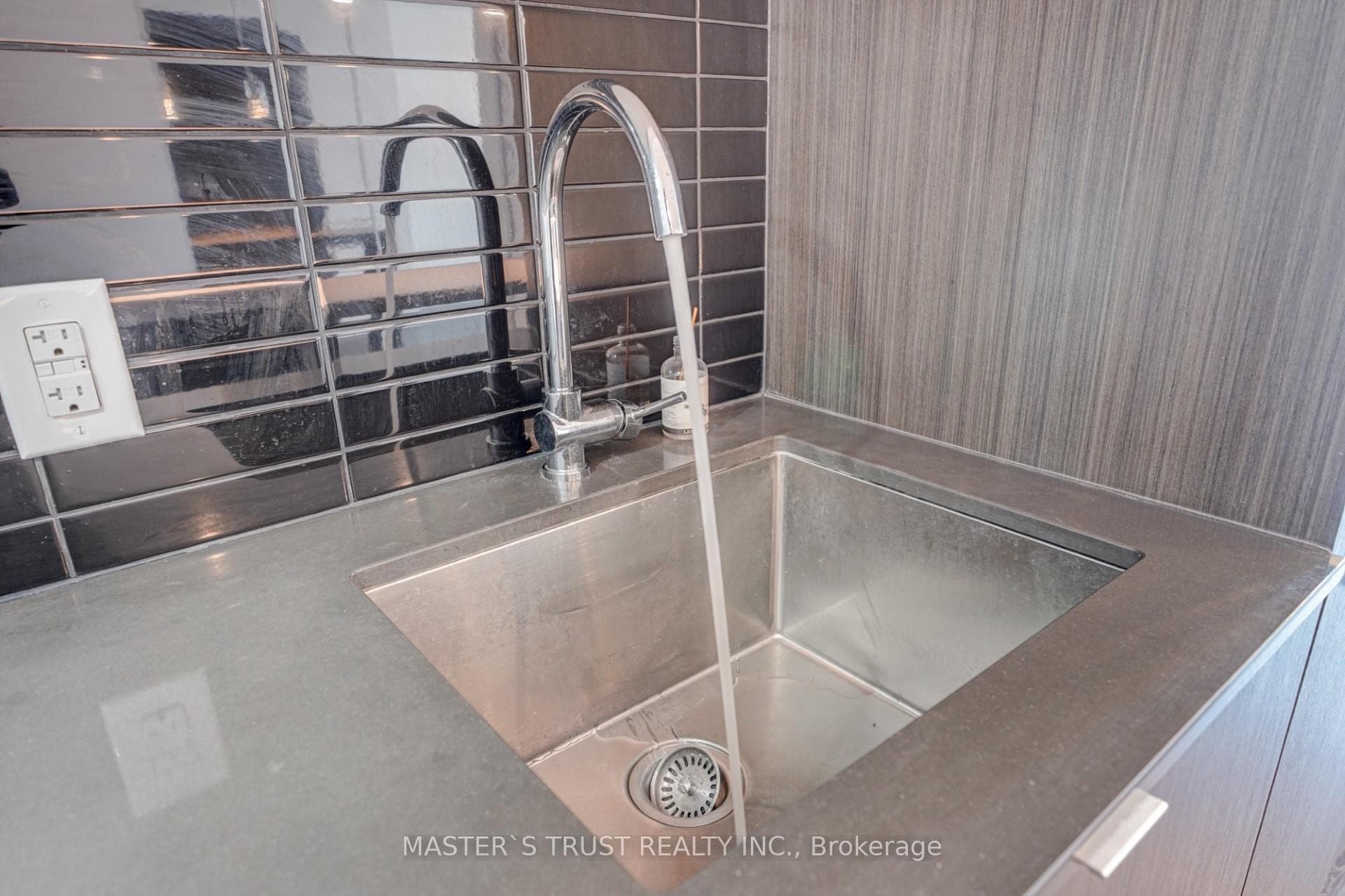 88 Harbour Street Unit 2809 photo 13