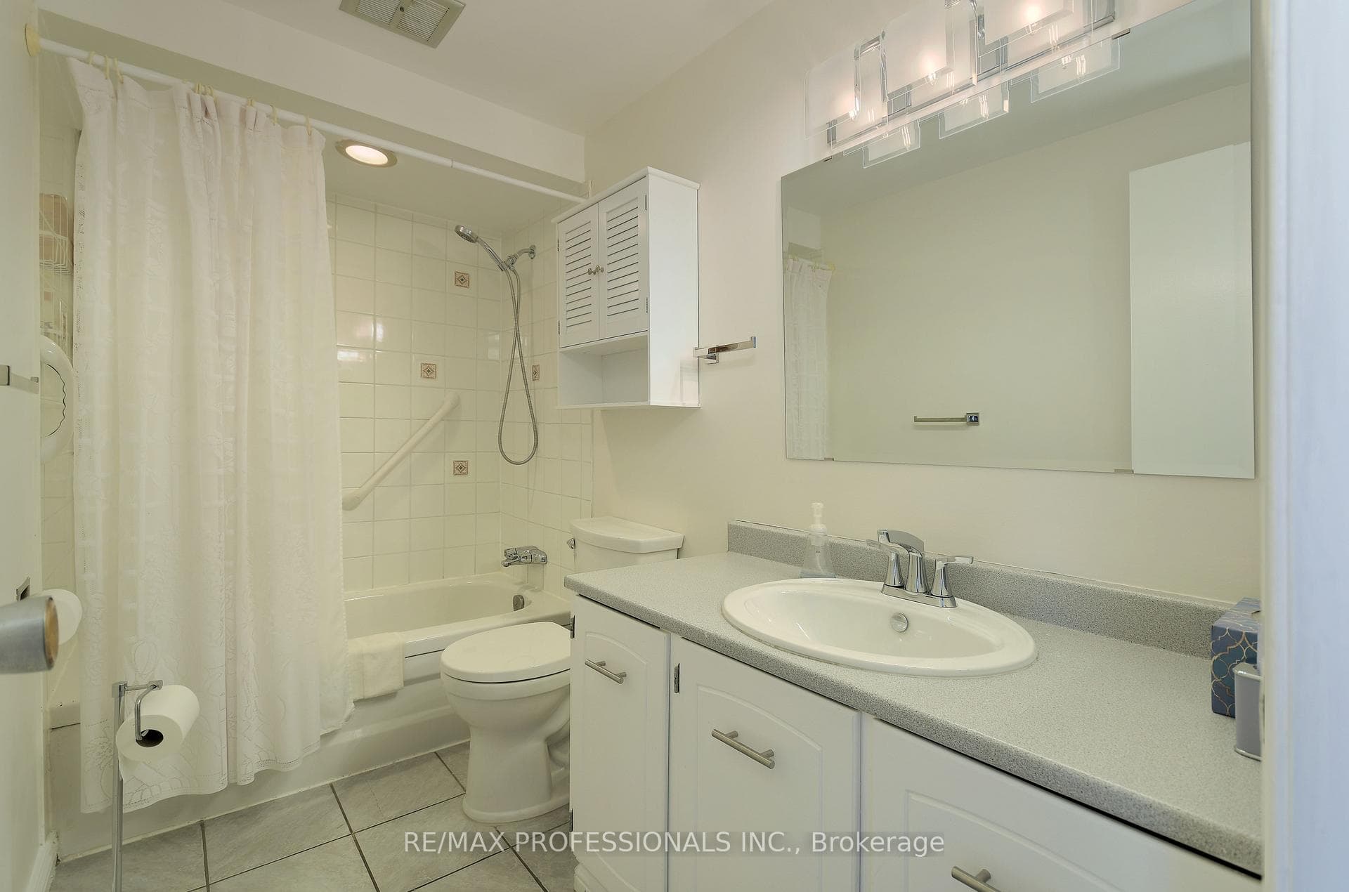 248 Royal Salisbury Way photo 22