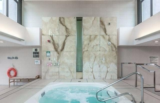 215 Fort York Boulevard Unit 3301 photo 23