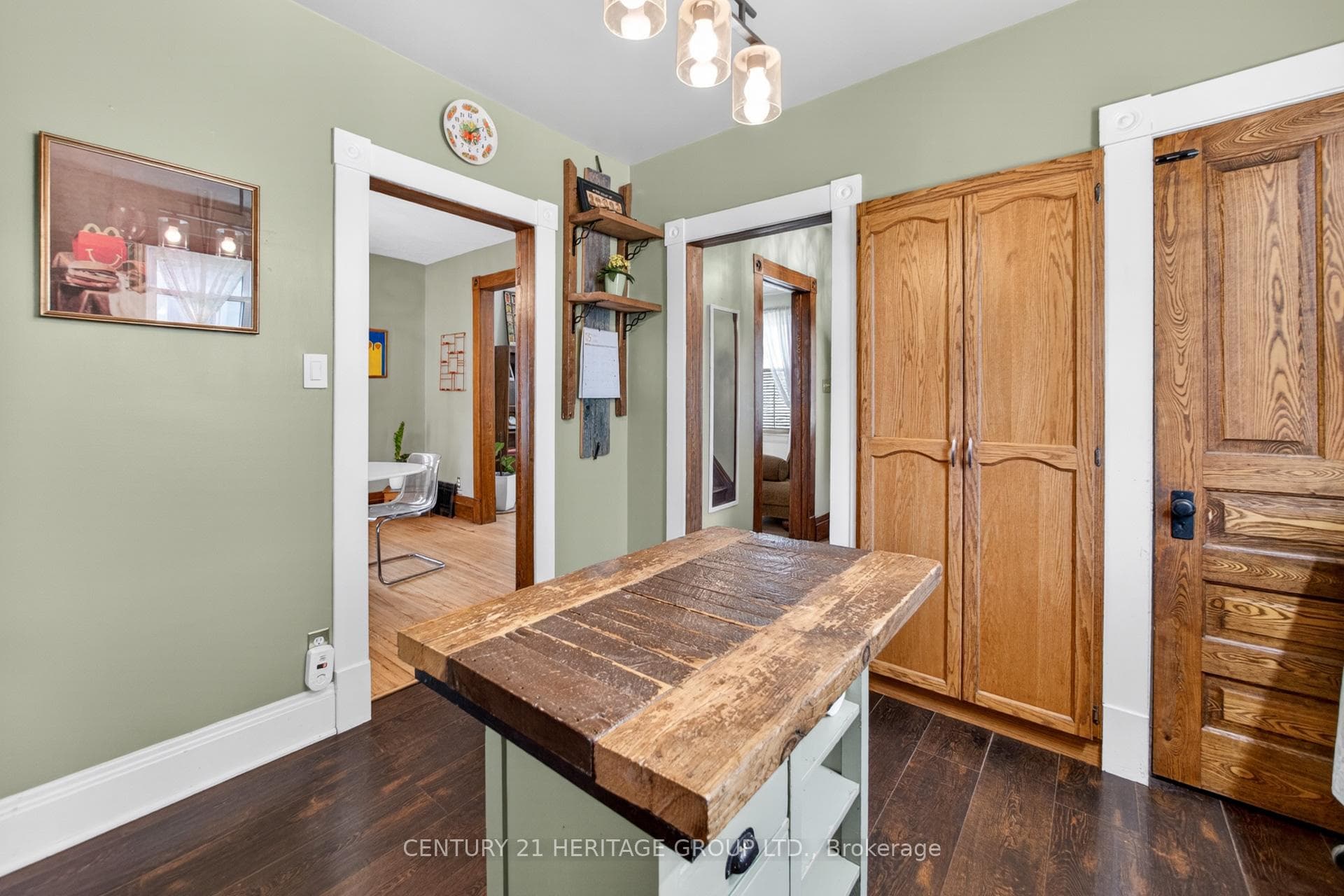 440 Moore Street photo 16