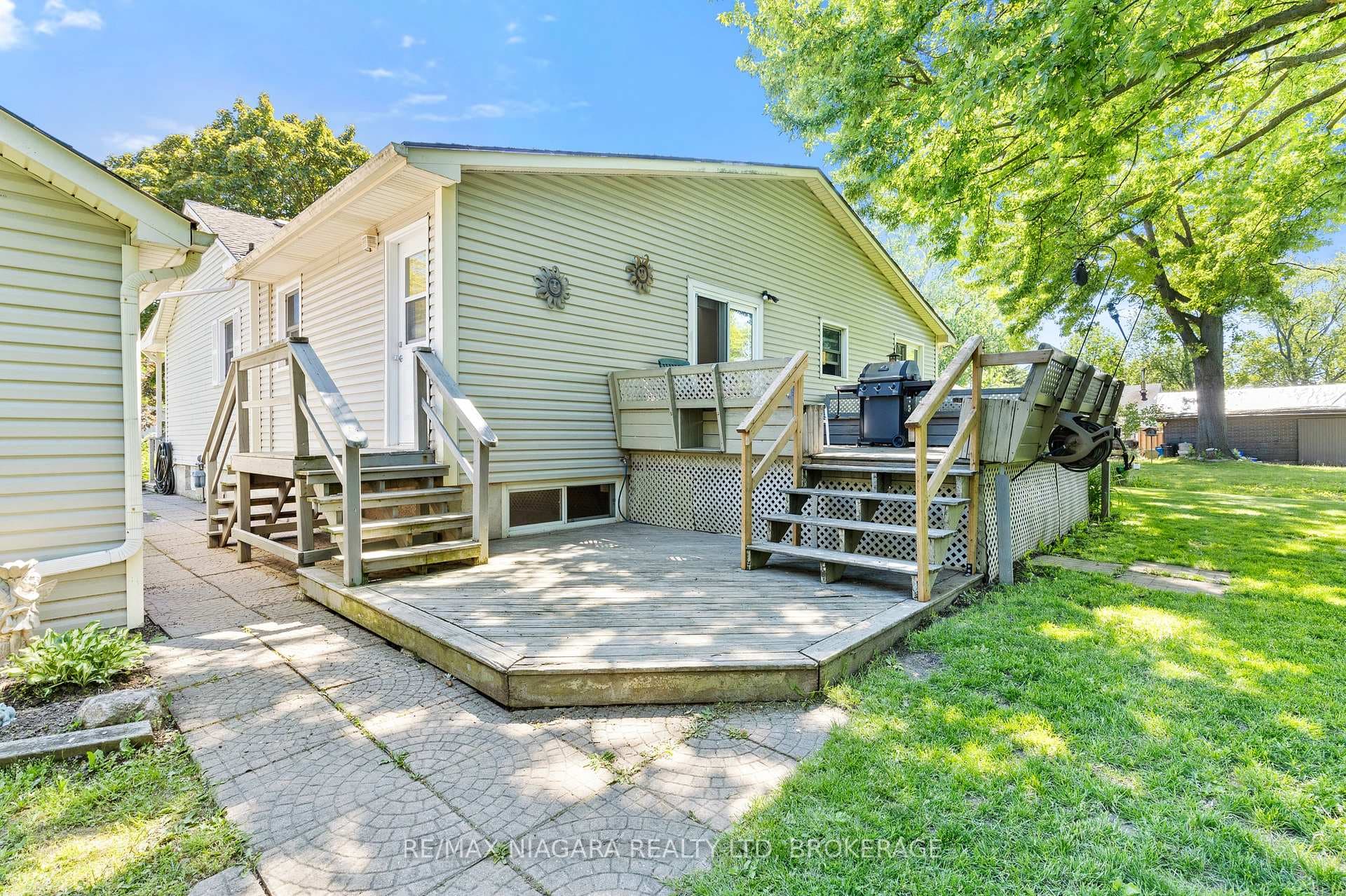 7931 Watson Street photo 28