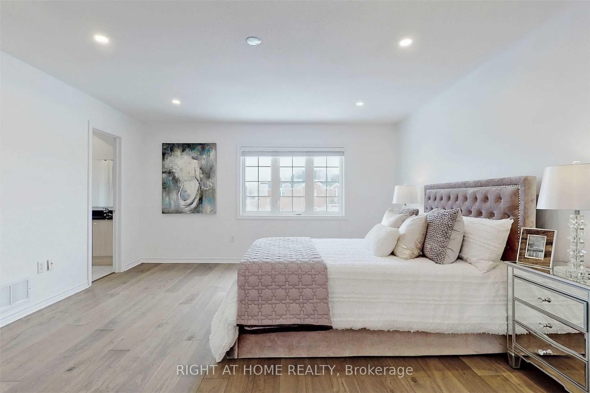 92 Richmond Park Drive photo 12