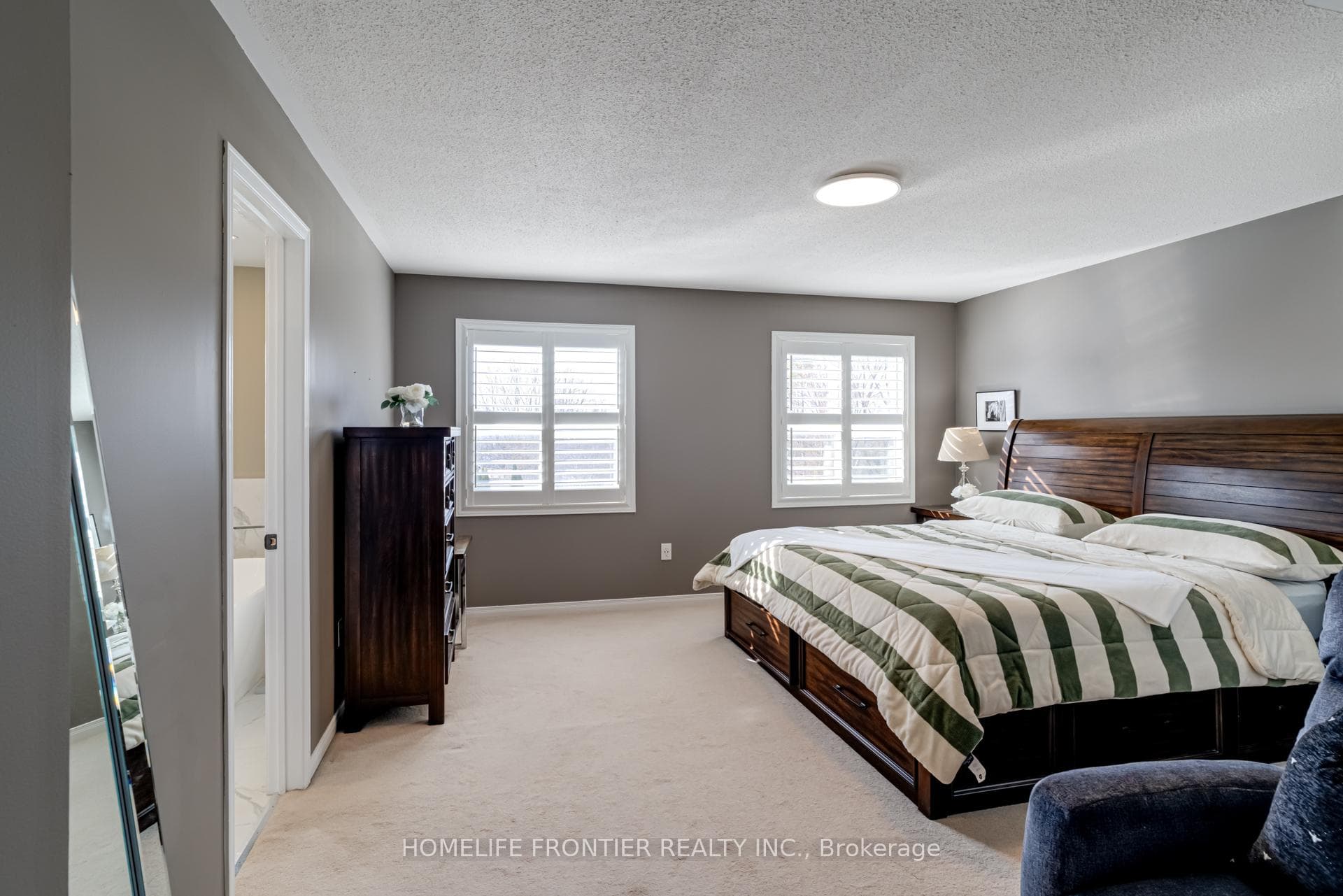 70 Starr Crescent photo 17