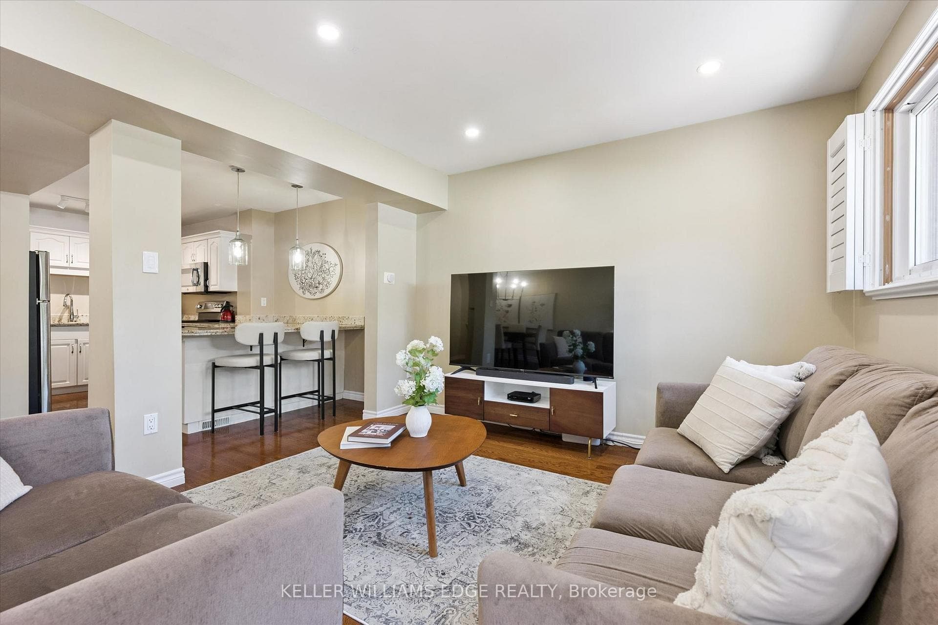 2301 Cavendish Drive Unit 83 photo 7