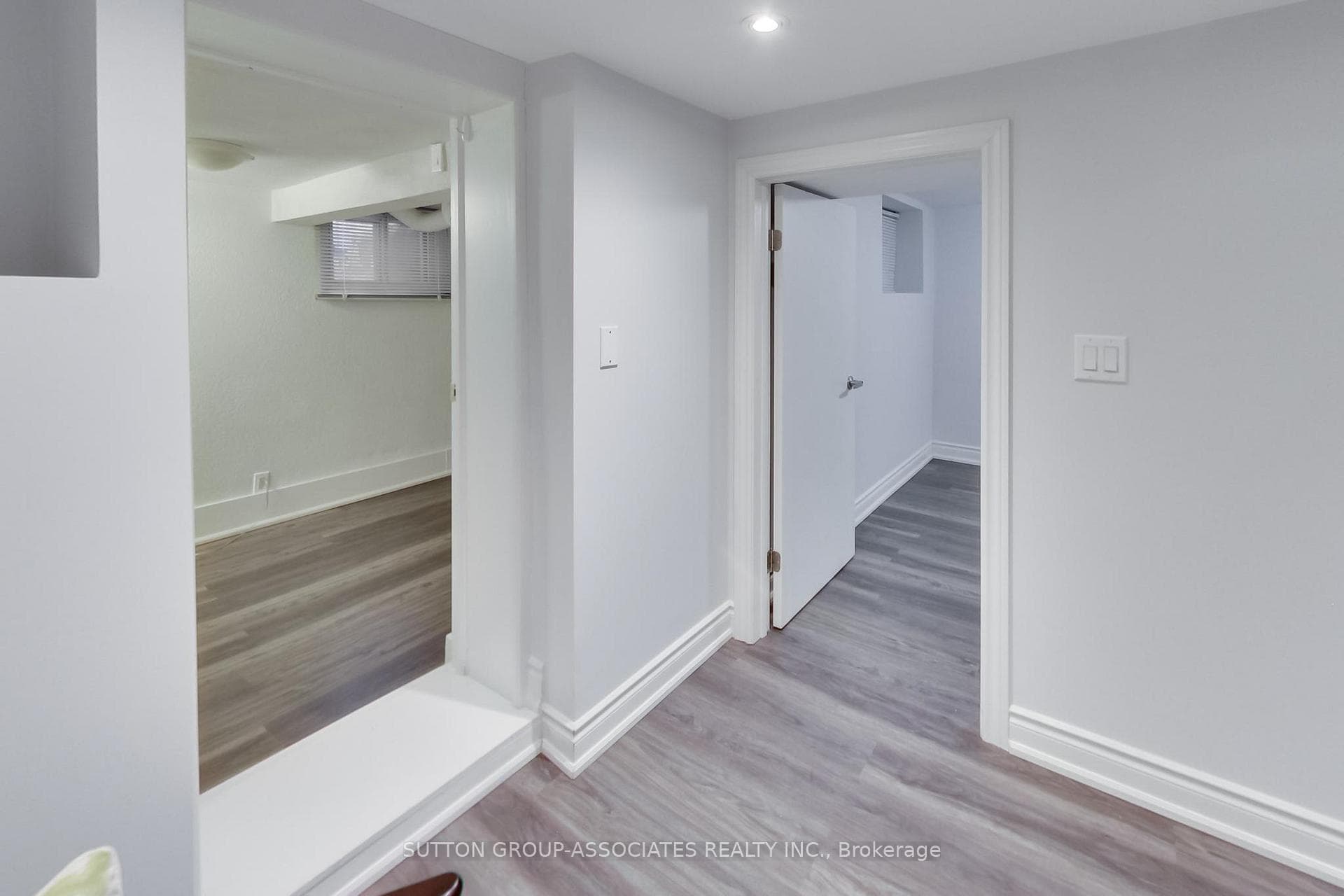 177 Westmount Avenue photo 39