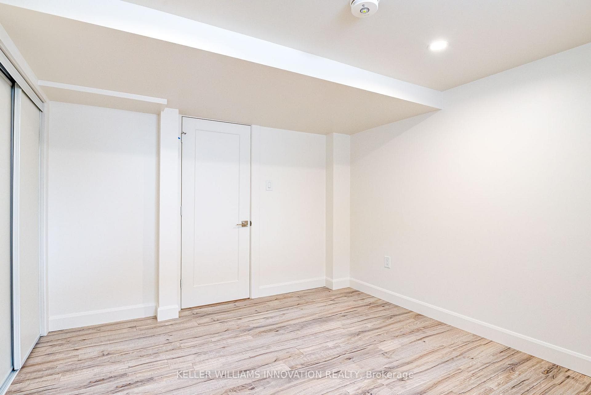 81 Culver Crescent Unit B photo 32
