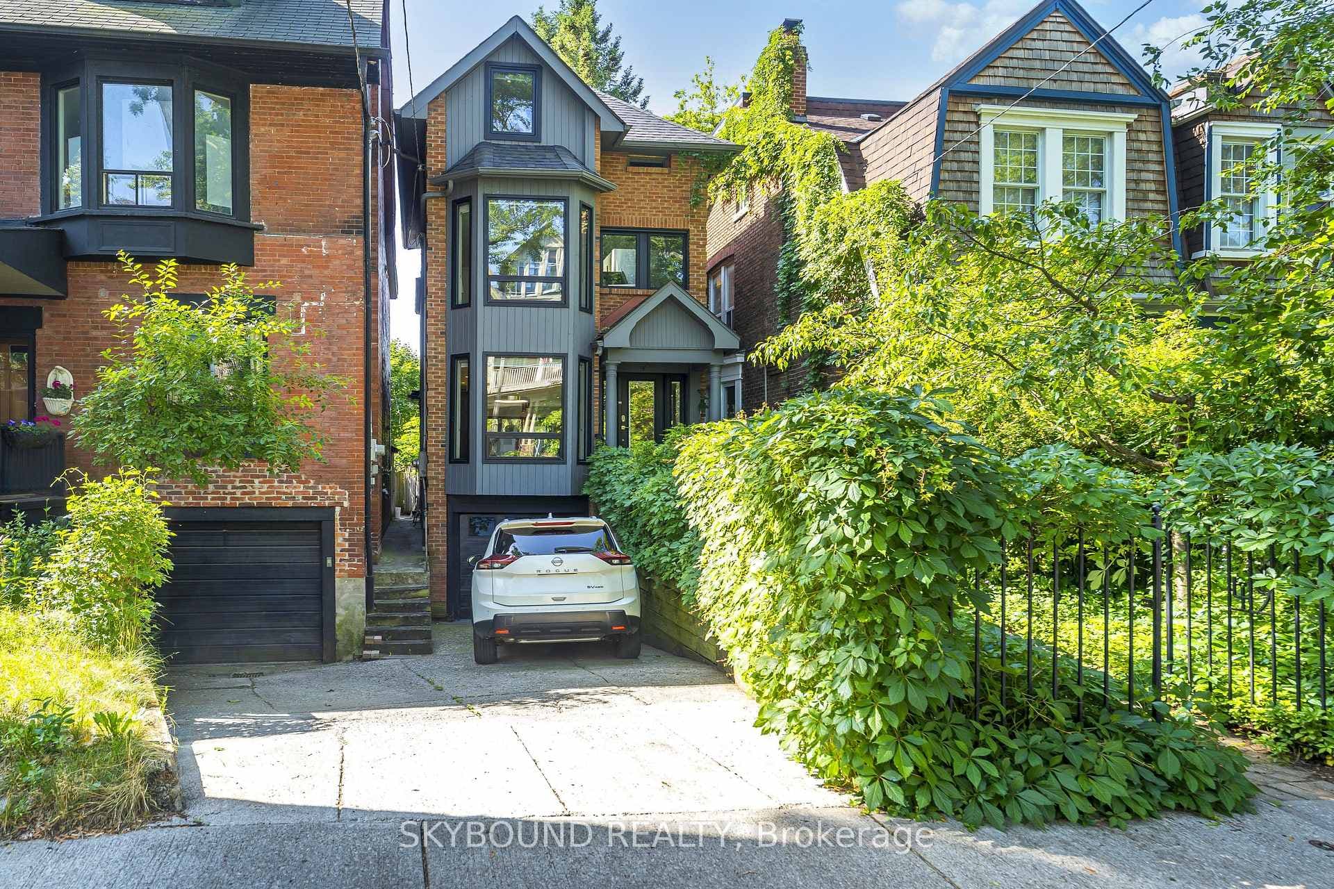 49 Victor Avenue photo 1
