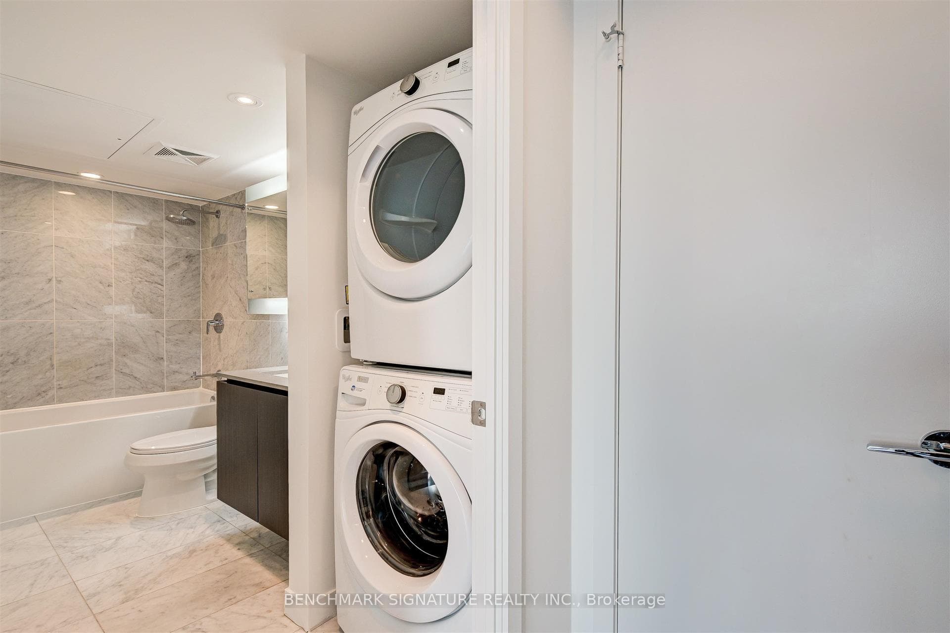 80 Queens Wharf Road Unit 1715 photo 10