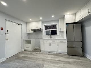 198 Markham Street Unit 2 photo 4