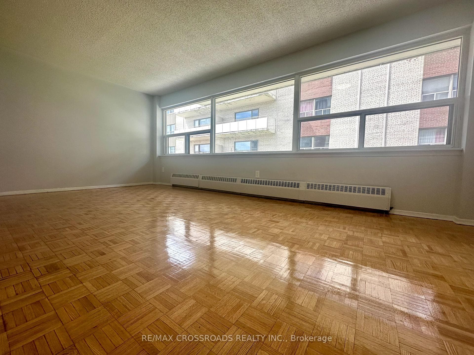 1191 Ellesmere Road Unit 106 photo 2