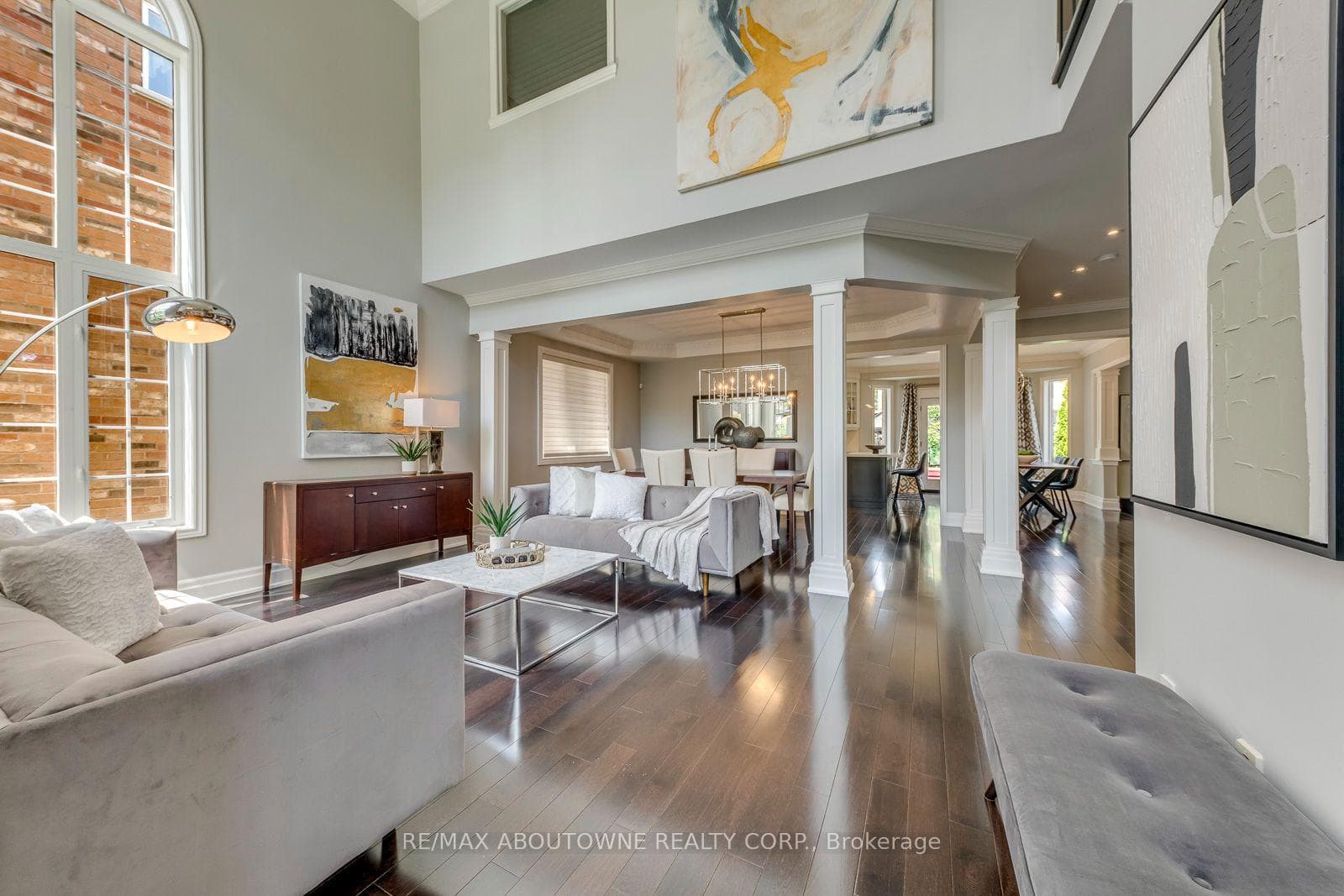 2067 Helmsley Avenue photo 6