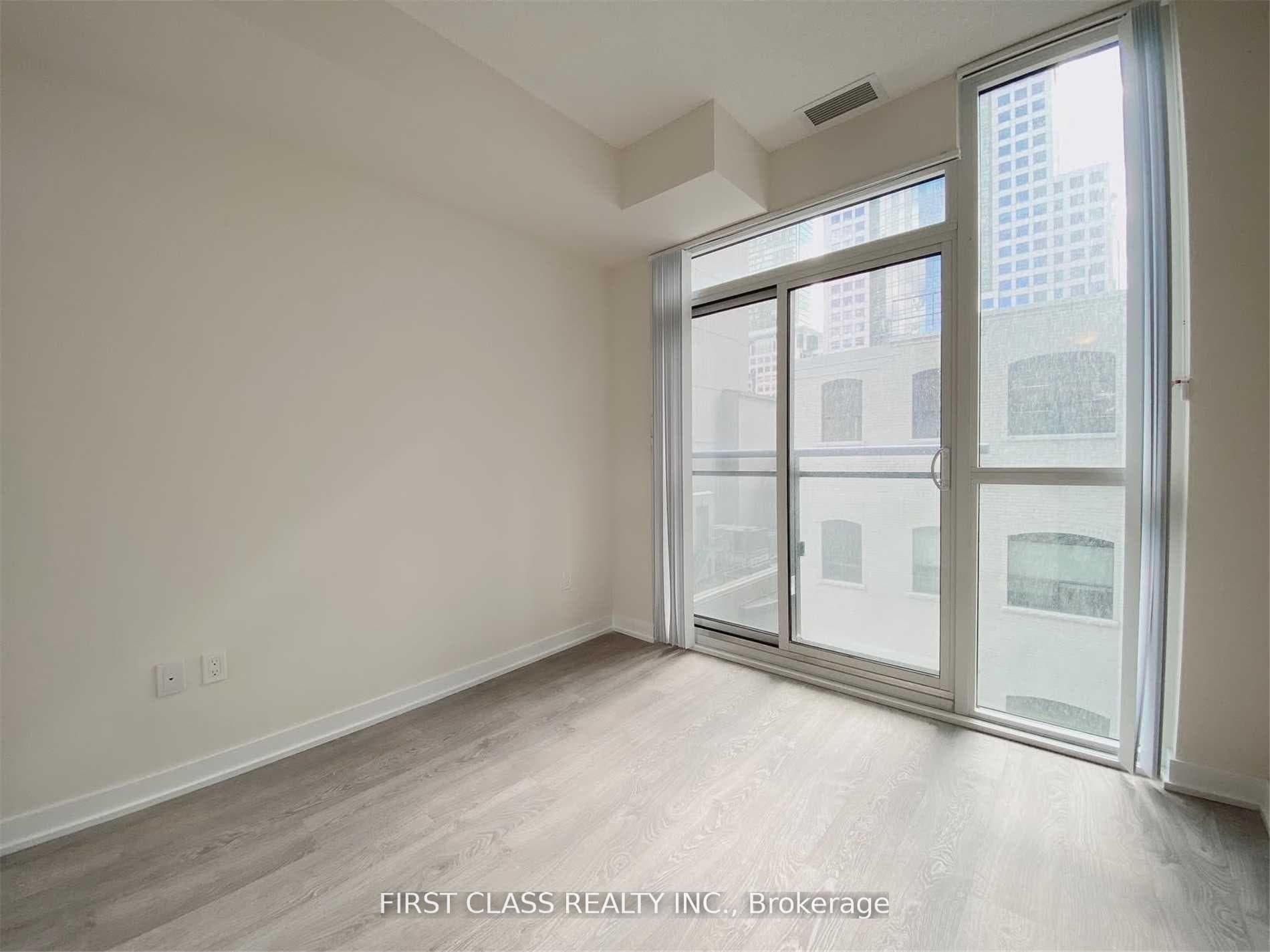 99 John Street Unit 402 photo 7
