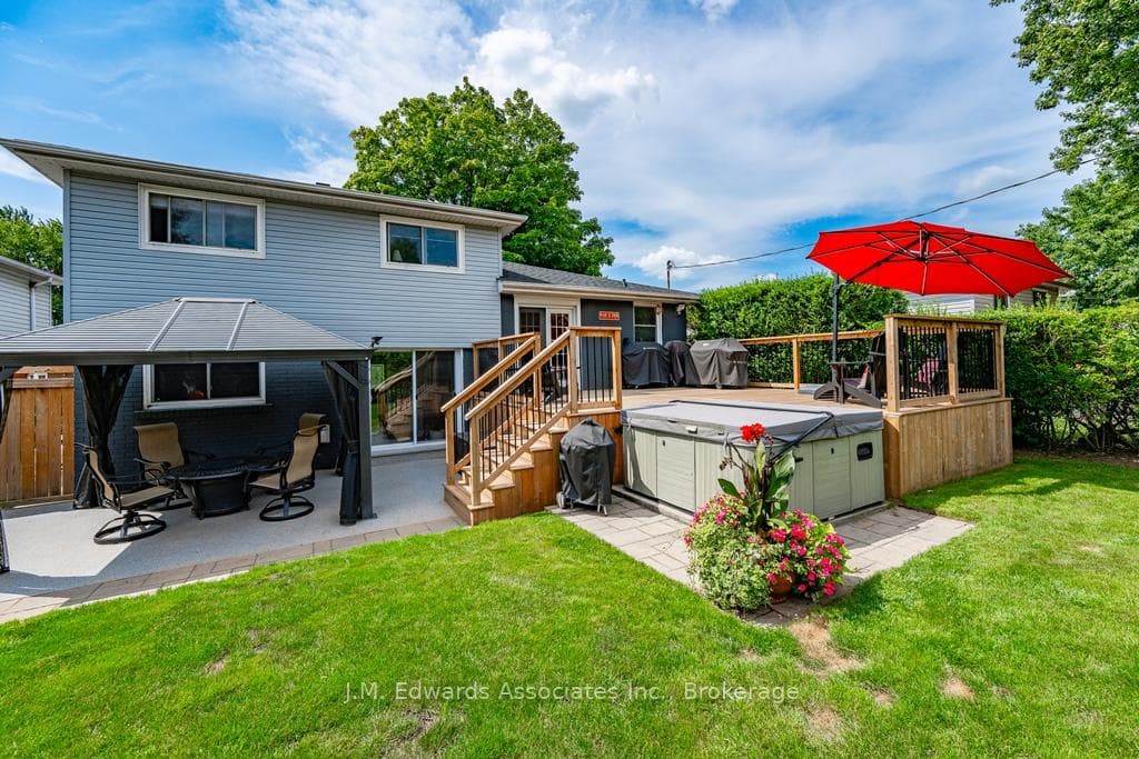 671 Cape Avenue photo 27