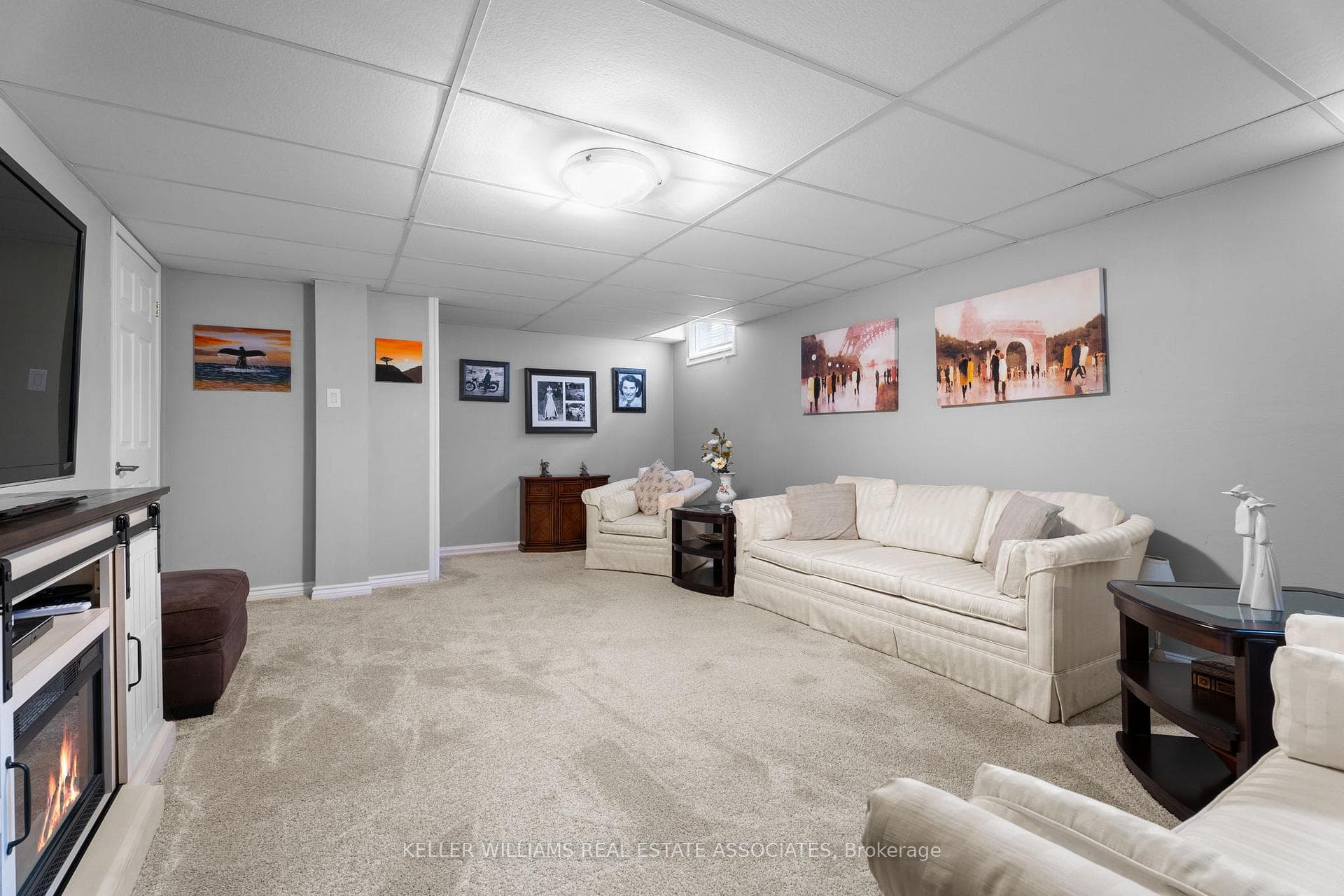 4363 Beverley Crescent photo 23
