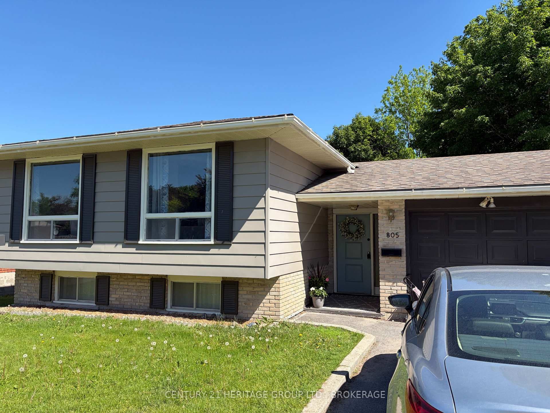 805 Kimberley Street photo 1