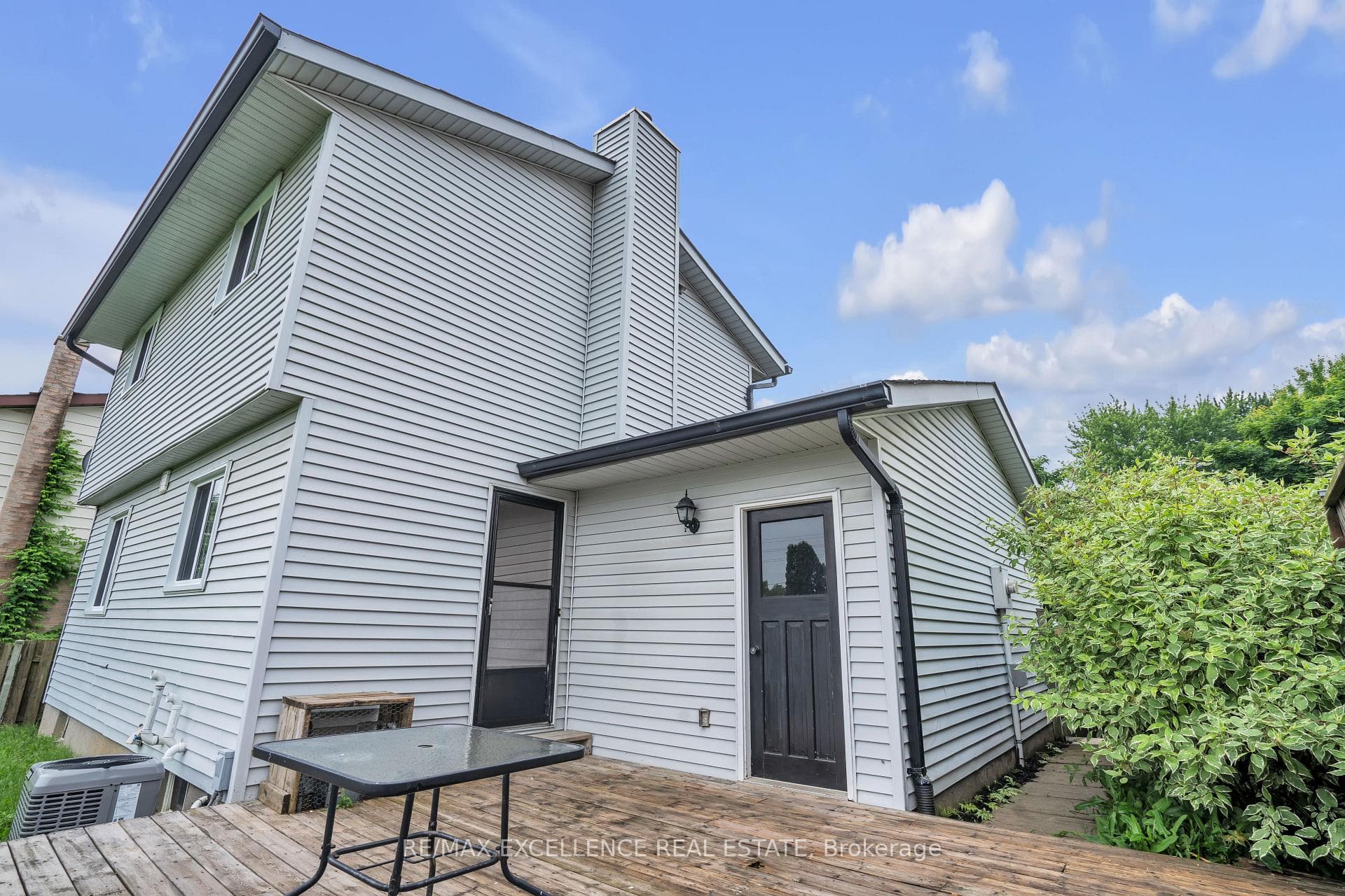 3 Camelot Crescent photo 36