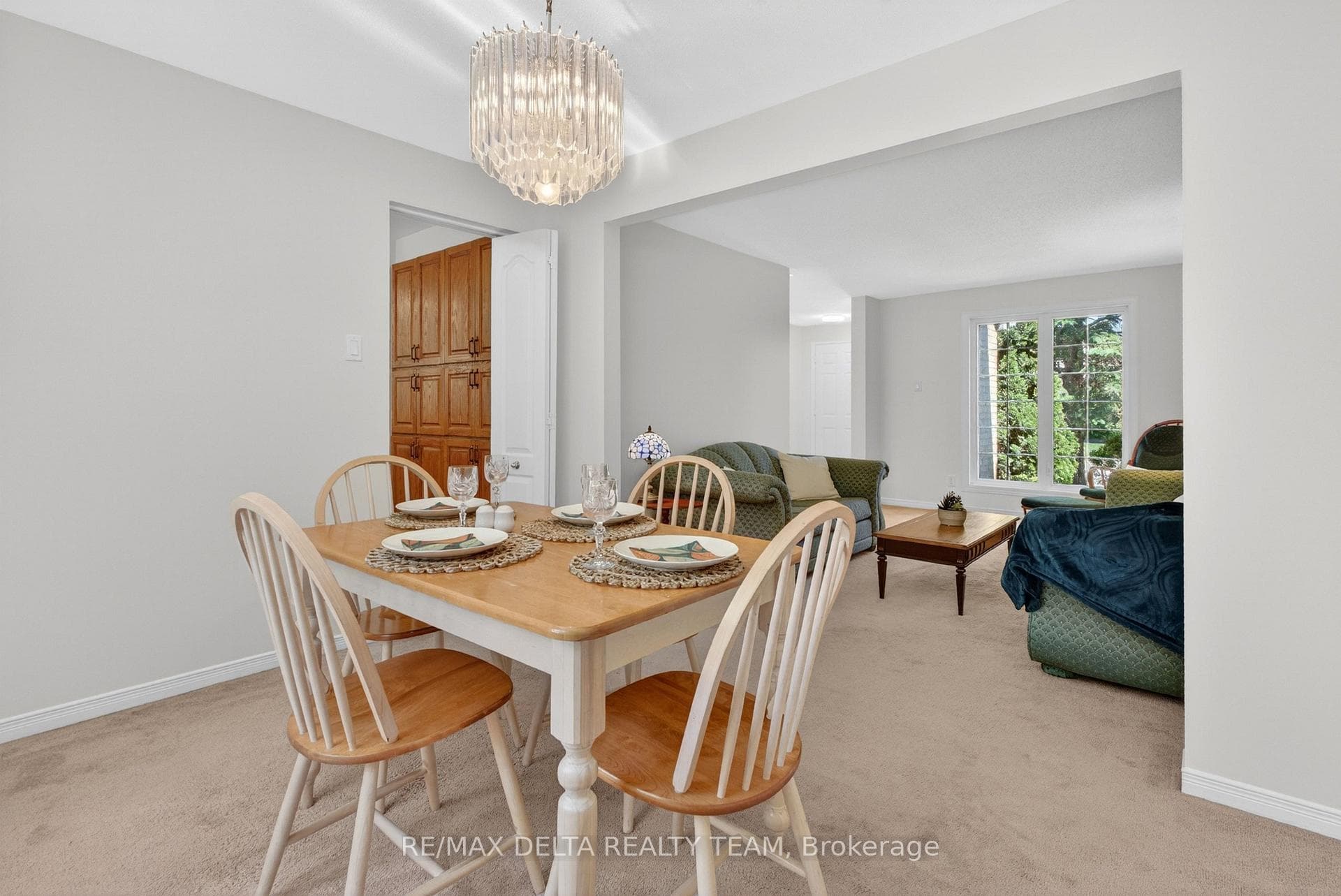 664 Thicket Way photo 12