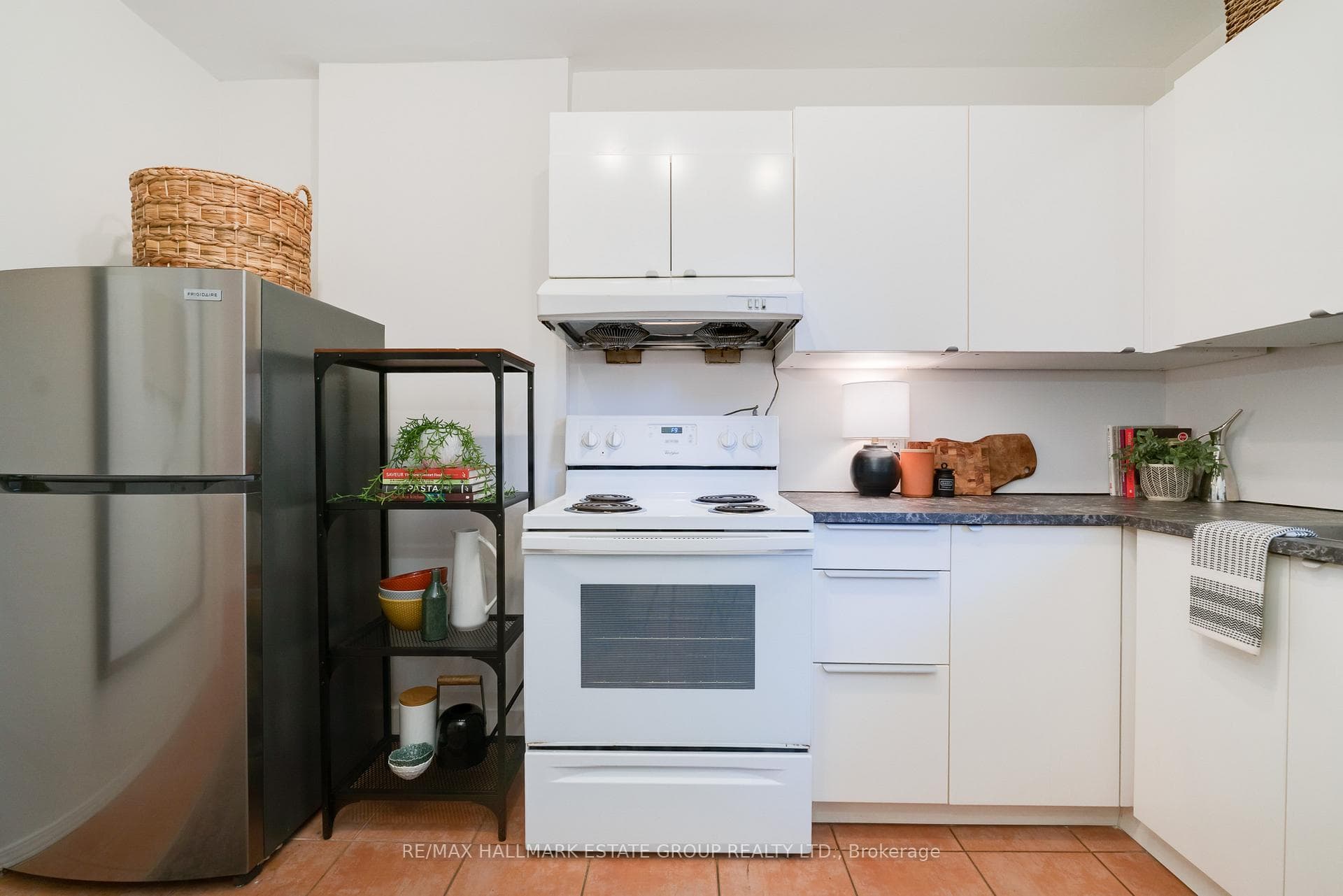4 Riverdale Avenue photo 40