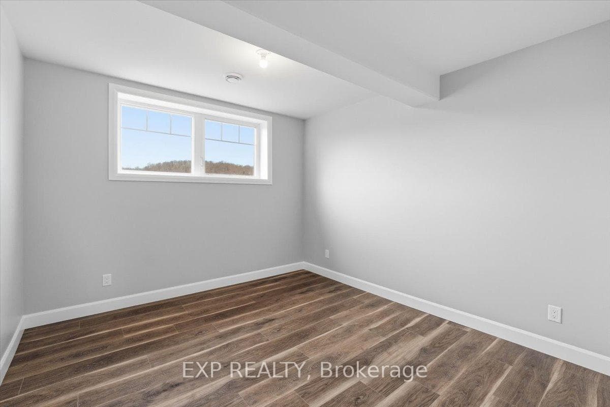 251 Wallbridge Road photo 42