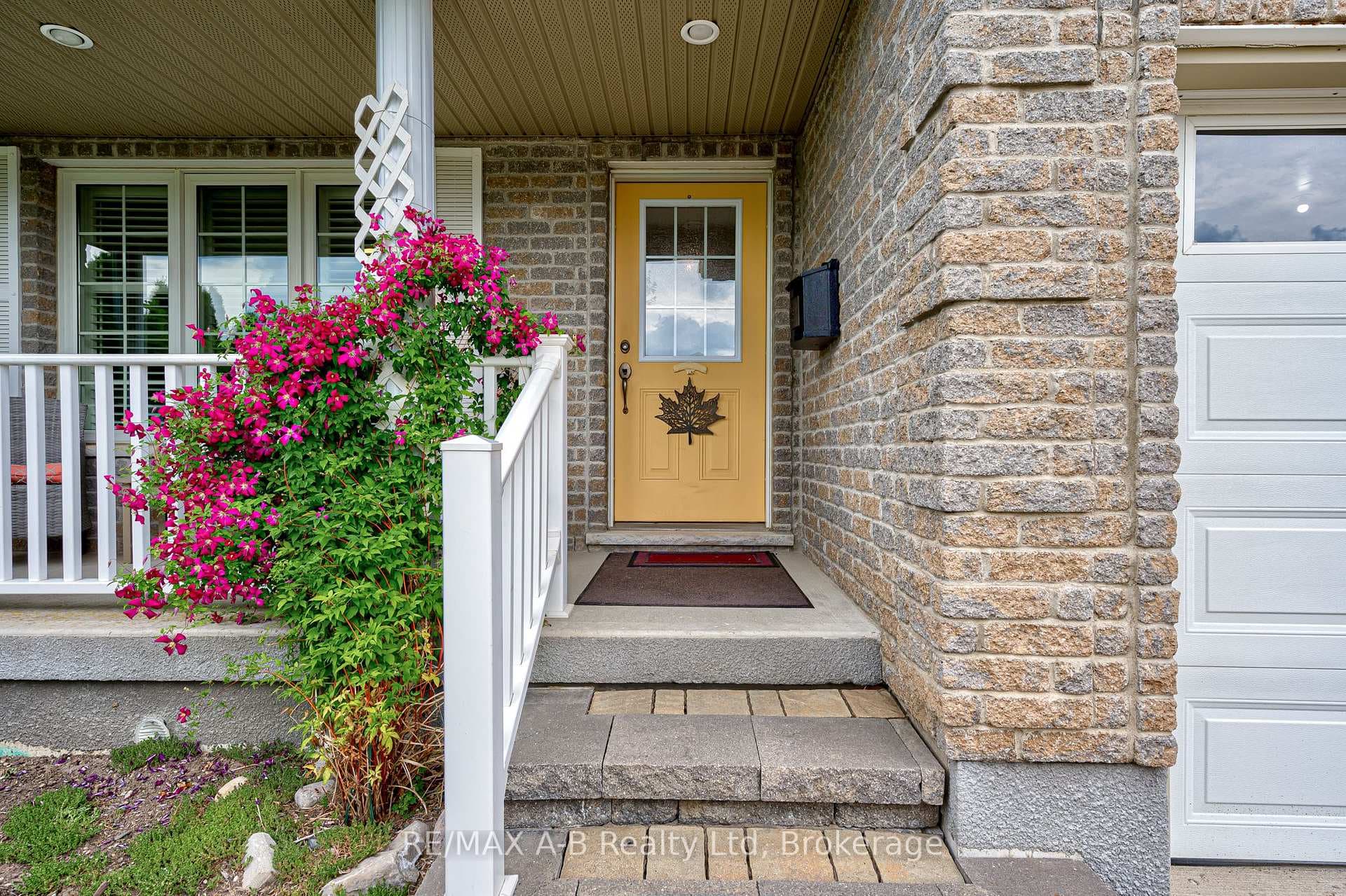 114 Hossie Terrace photo 4