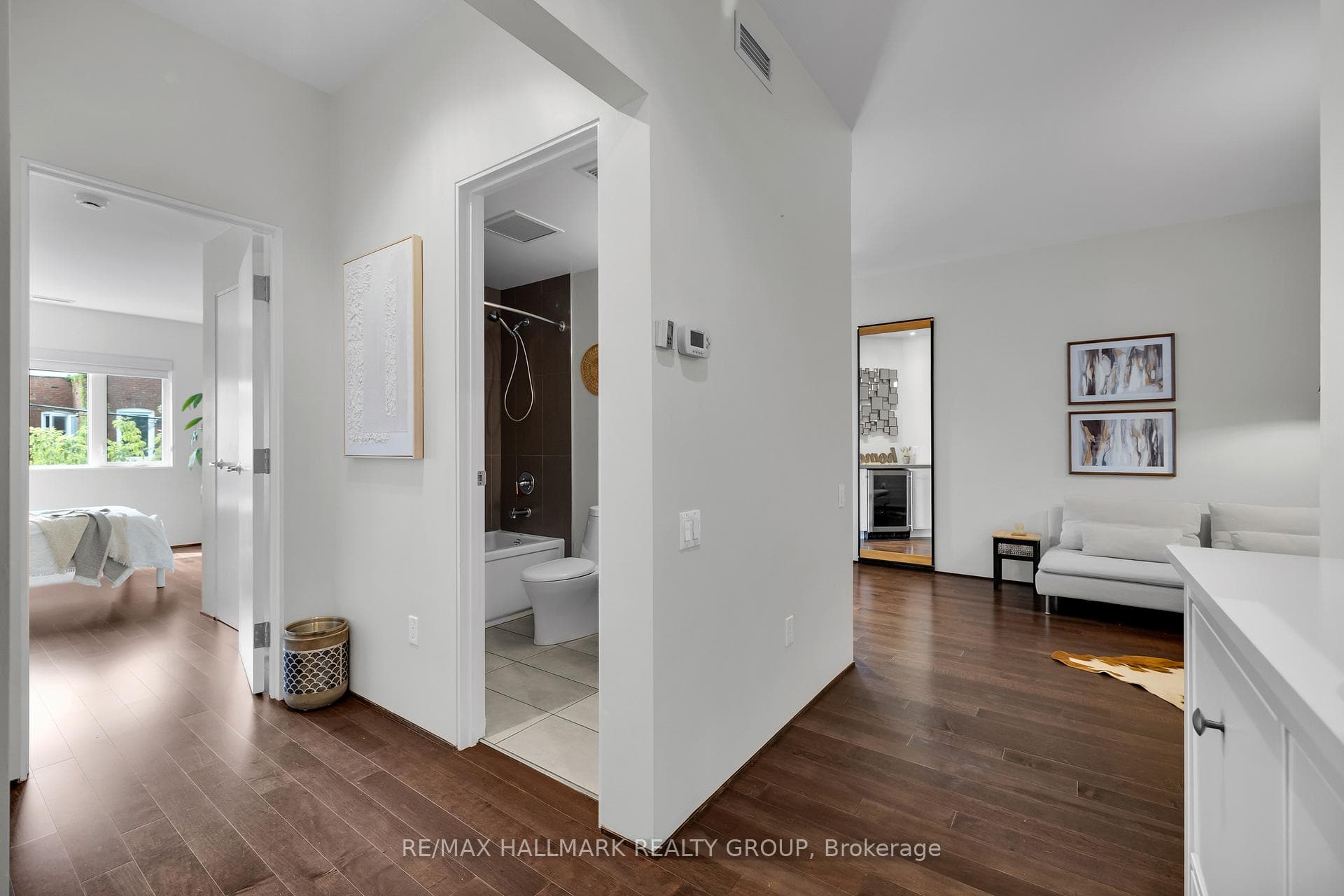 2nd floor bath close to 2nd bedroom