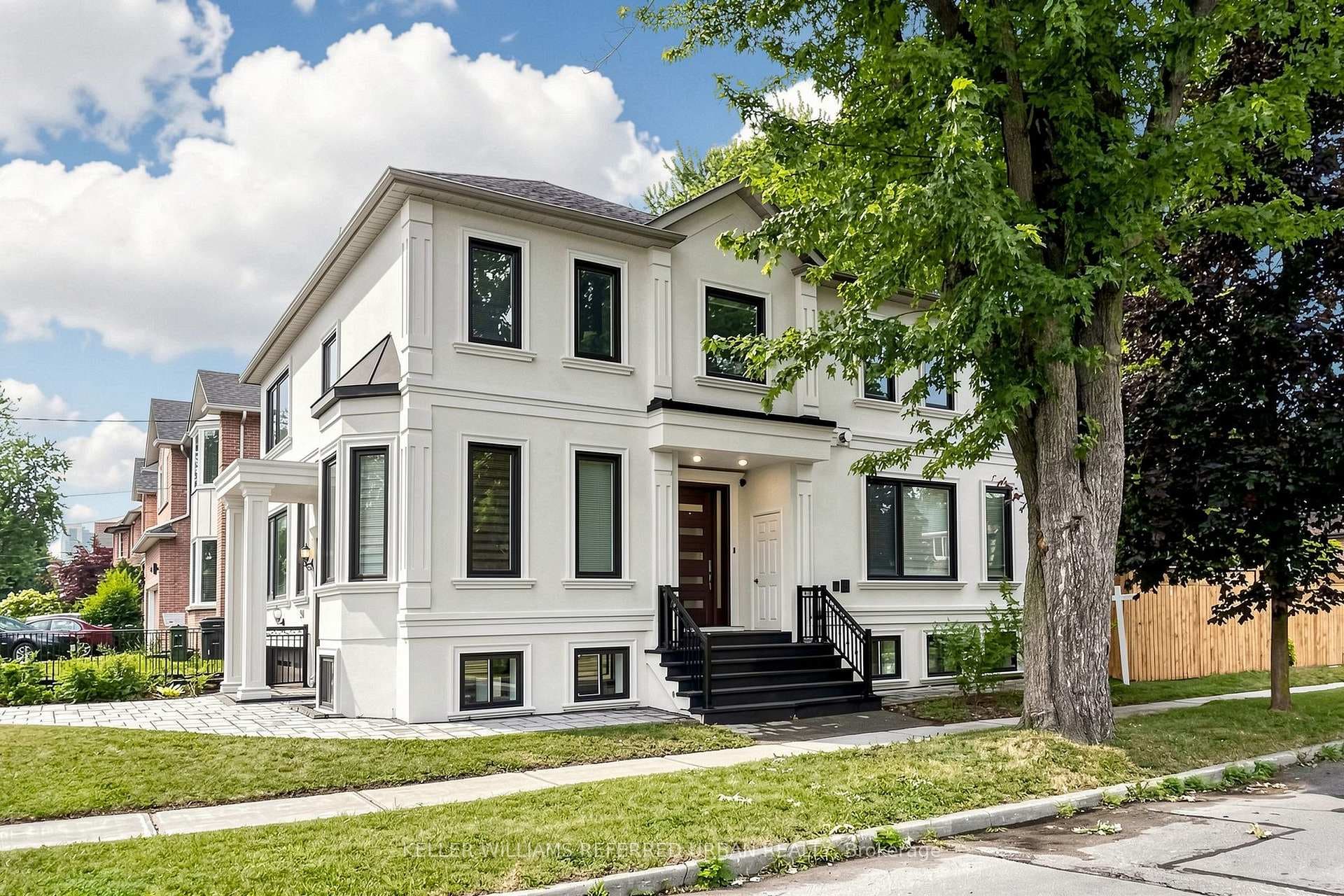 290 Empress Avenue photo 2