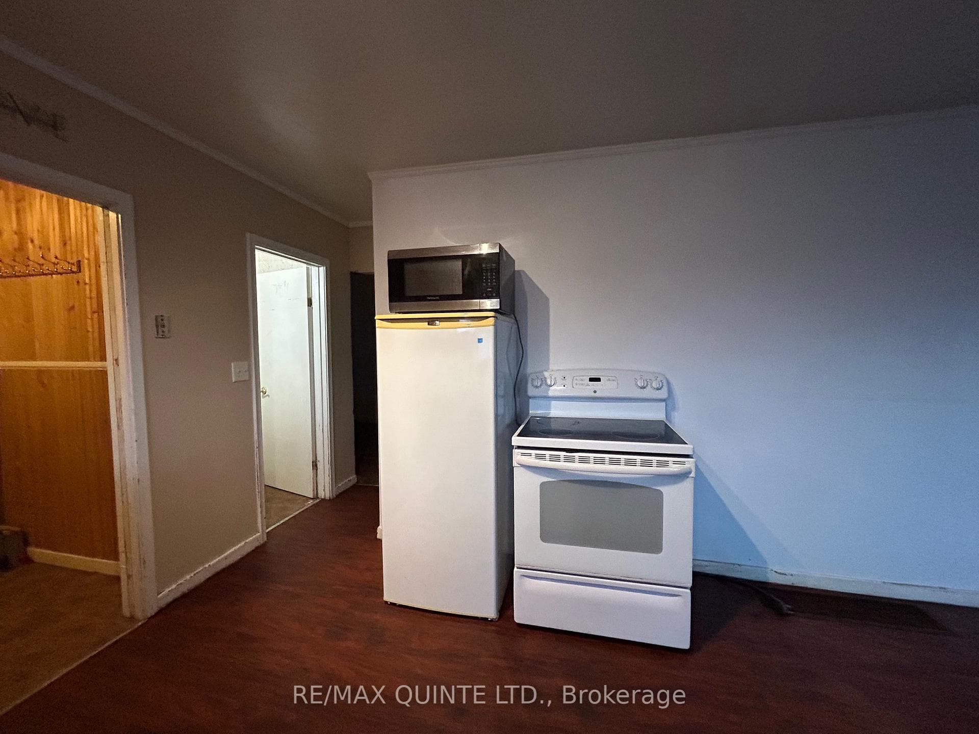 30 Hollen Street photo 6