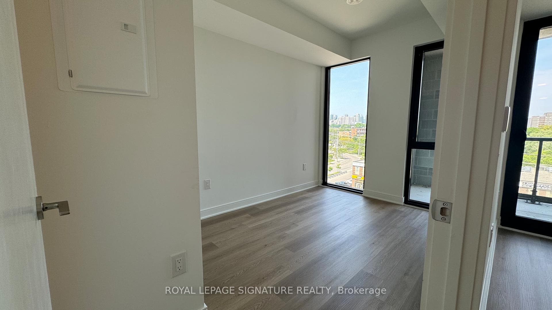 86 Dundas Street Unit 605 photo 8