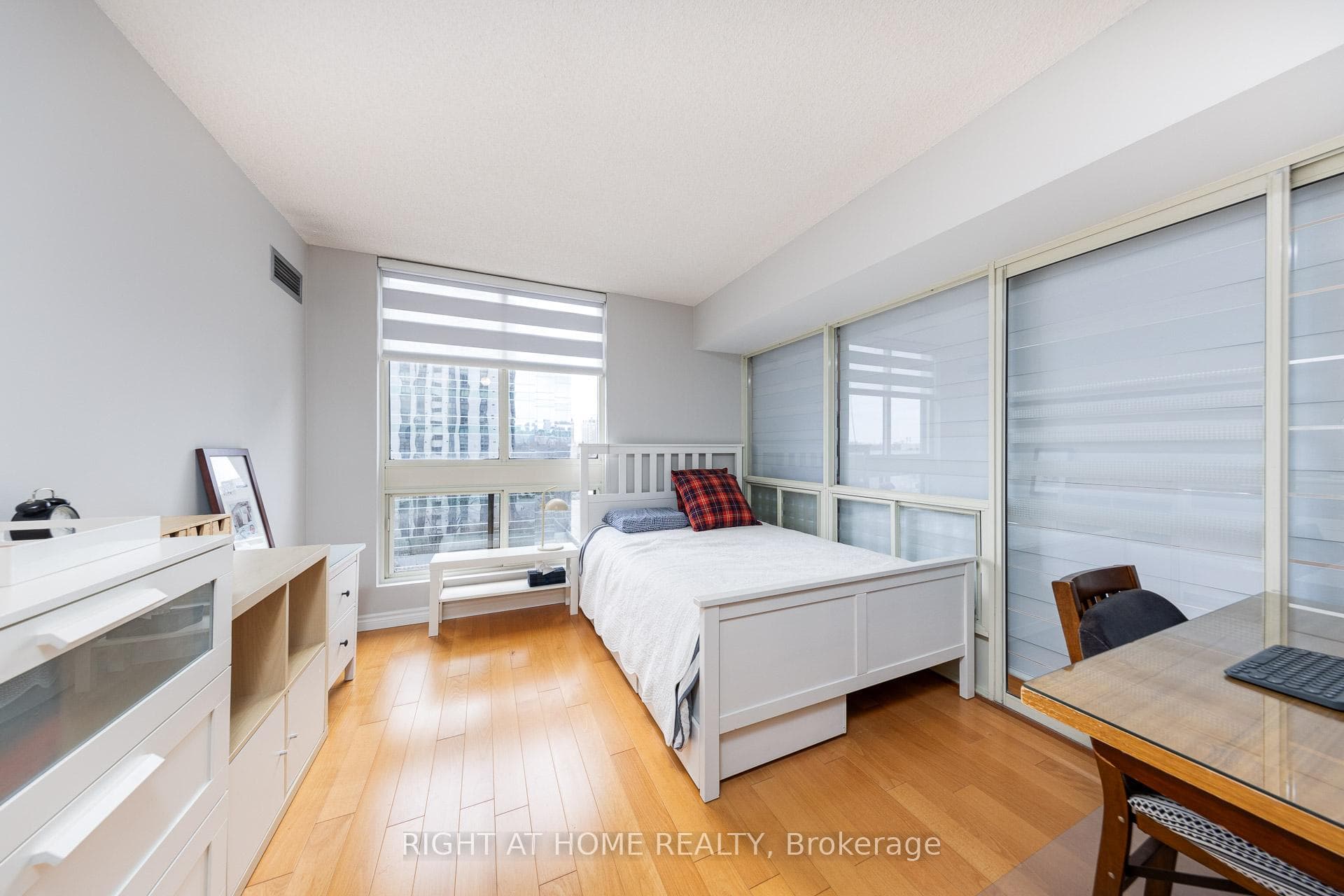 5 Kenneth Avenue Unit 706 photo 8