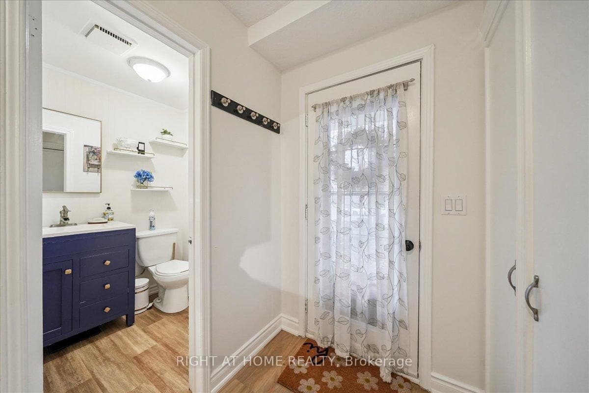 64 Hart Boulevard photo 4